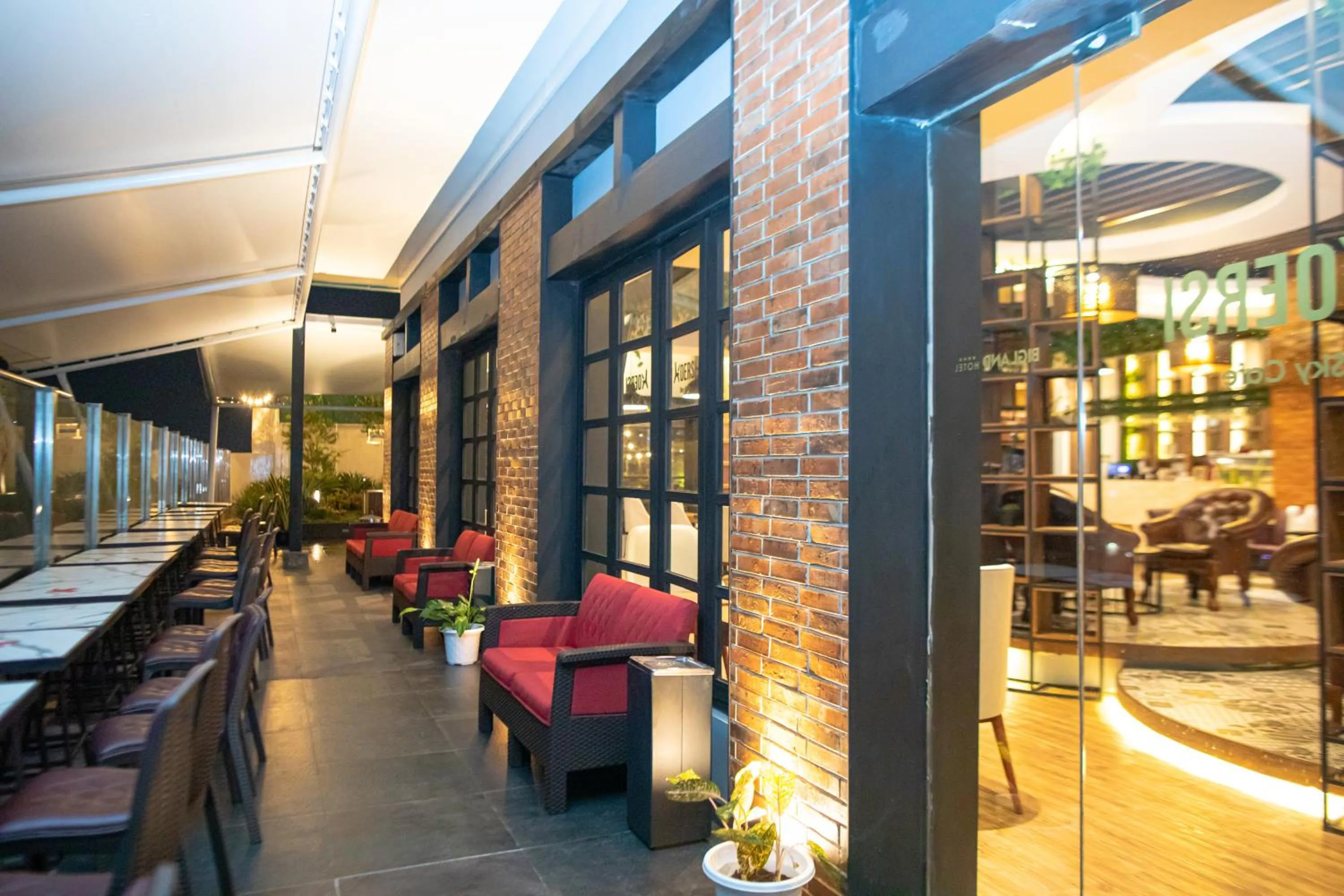 Restaurant/places to eat in Bigland Bogor Hotel Powered by Archipelago