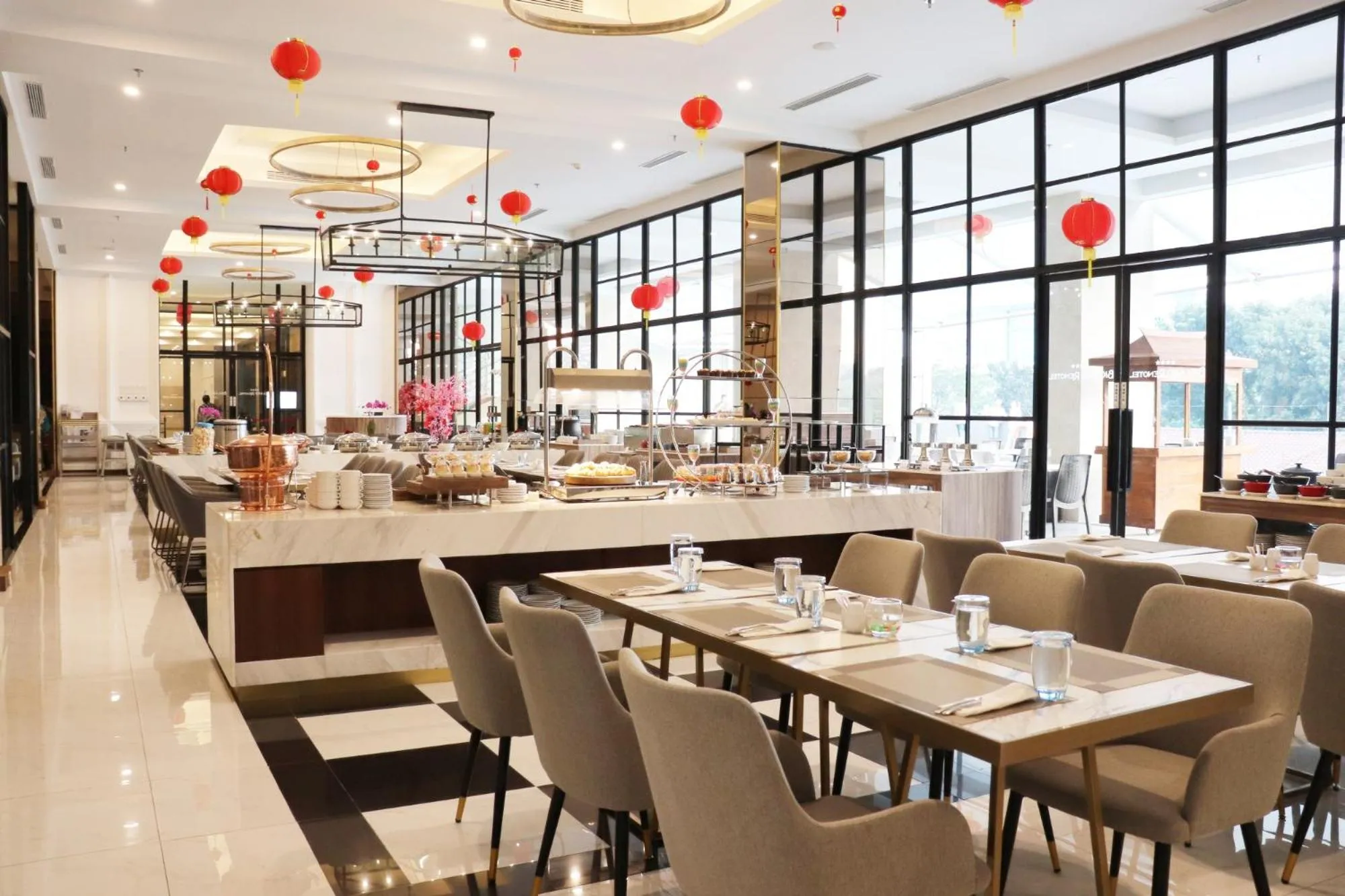 Restaurant/places to eat in Bigland Bogor Hotel Powered by Archipelago