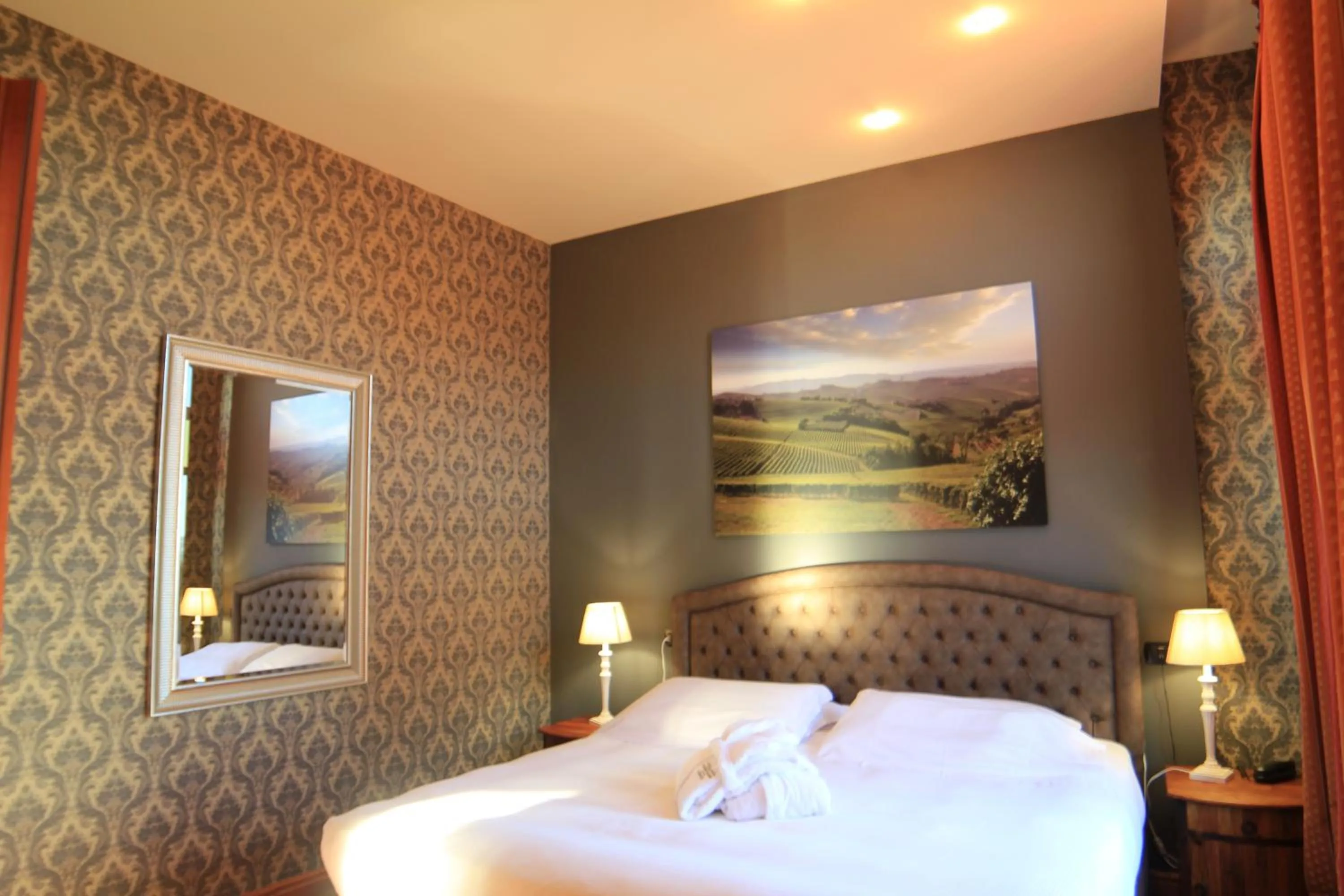 Photo of the whole room, Bed in Felicin - Palazzo Boeri Panoramic Suites