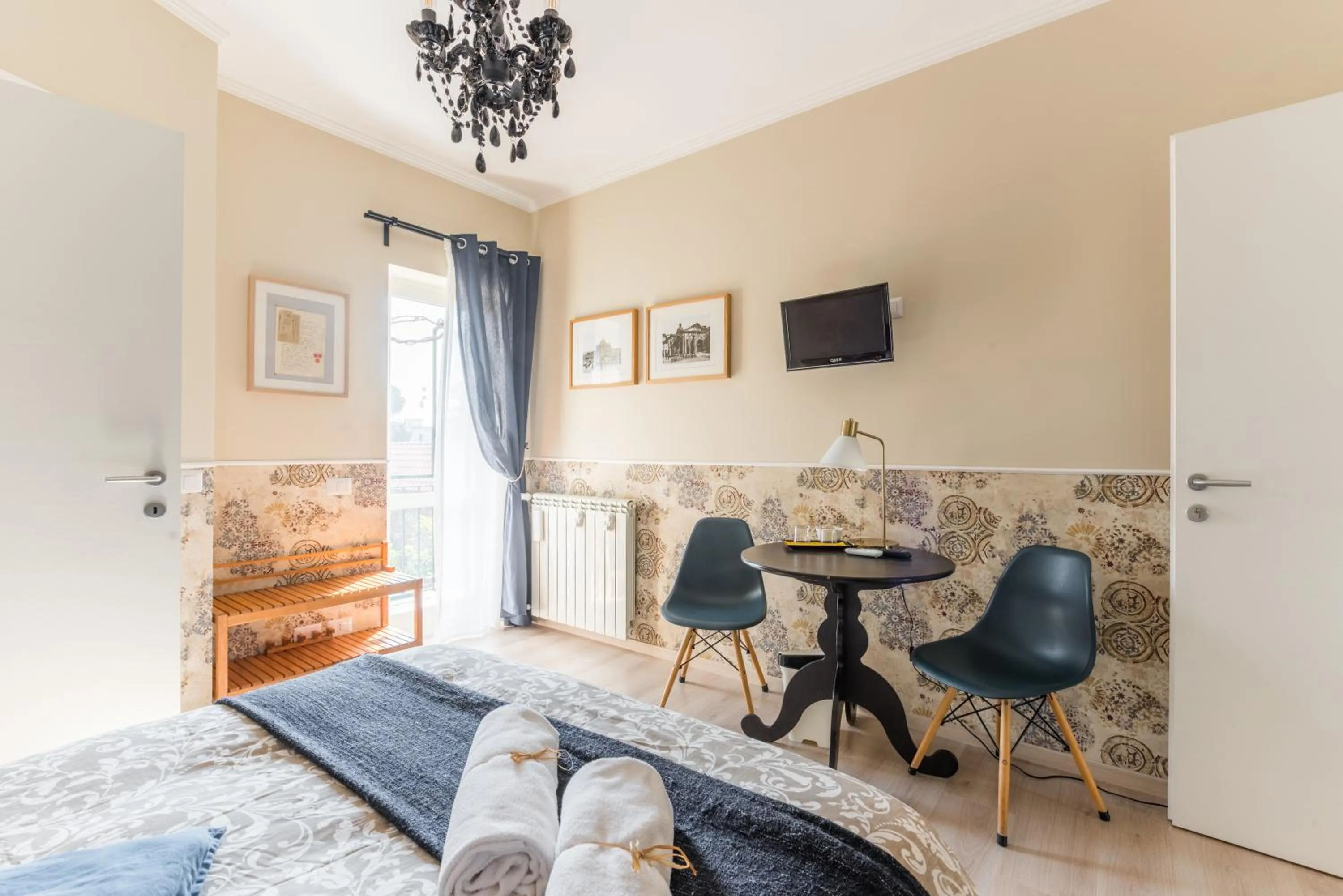 Bedroom, Bed in Abbraccia Morfeo Roma