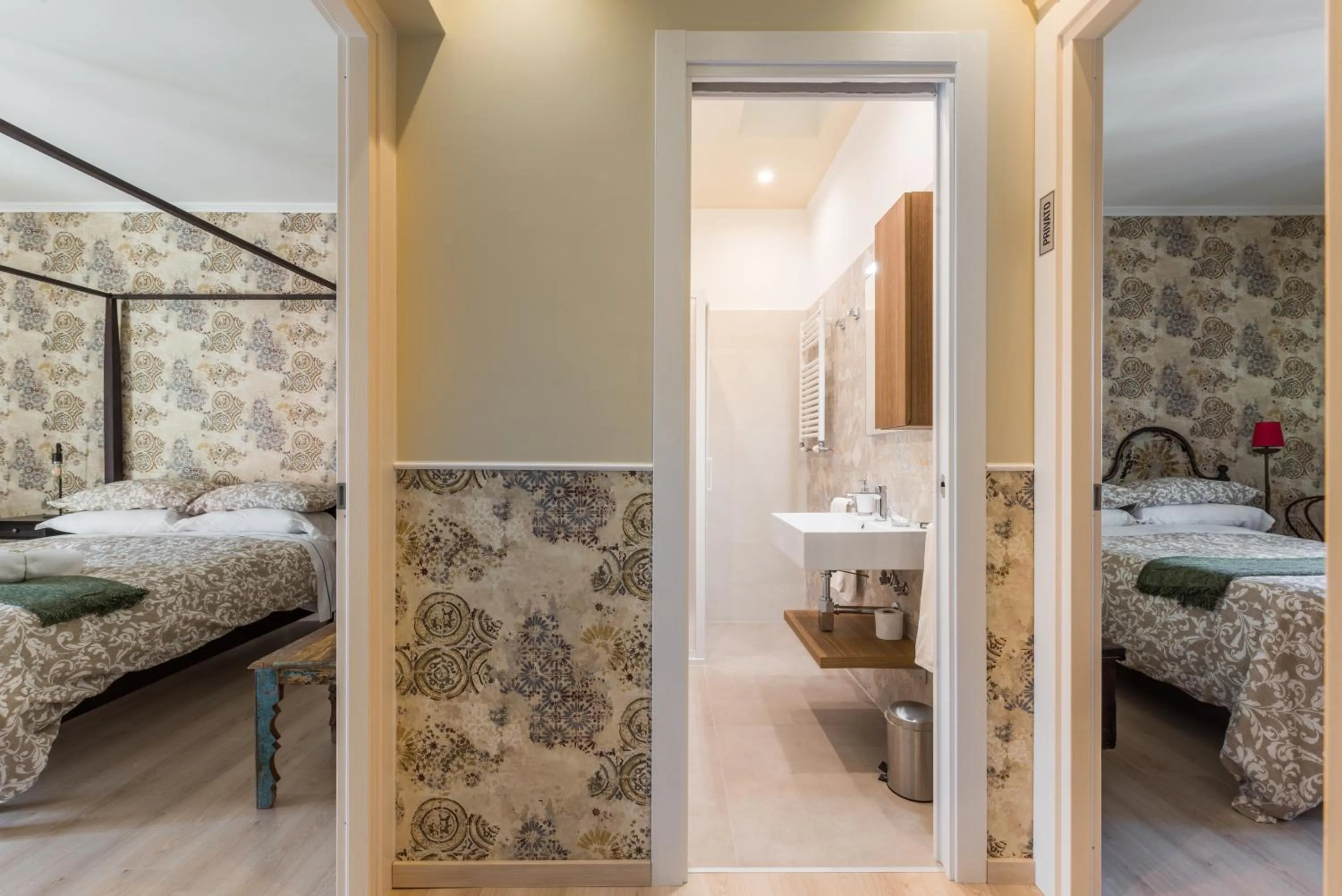 Bathroom, Bed in Abbraccia Morfeo Roma