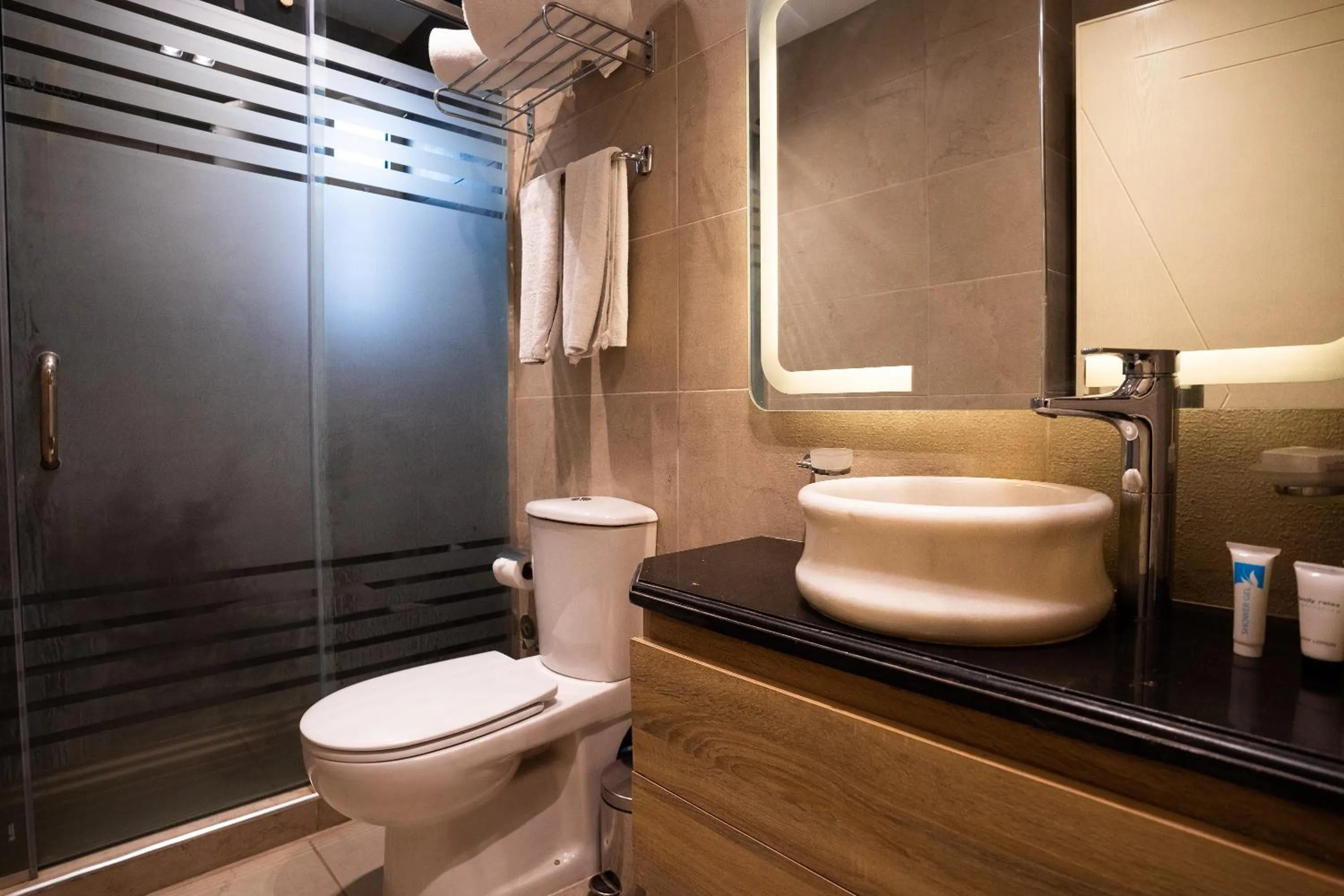 Bathroom in Pyramids Gem Plaza Powered By Look