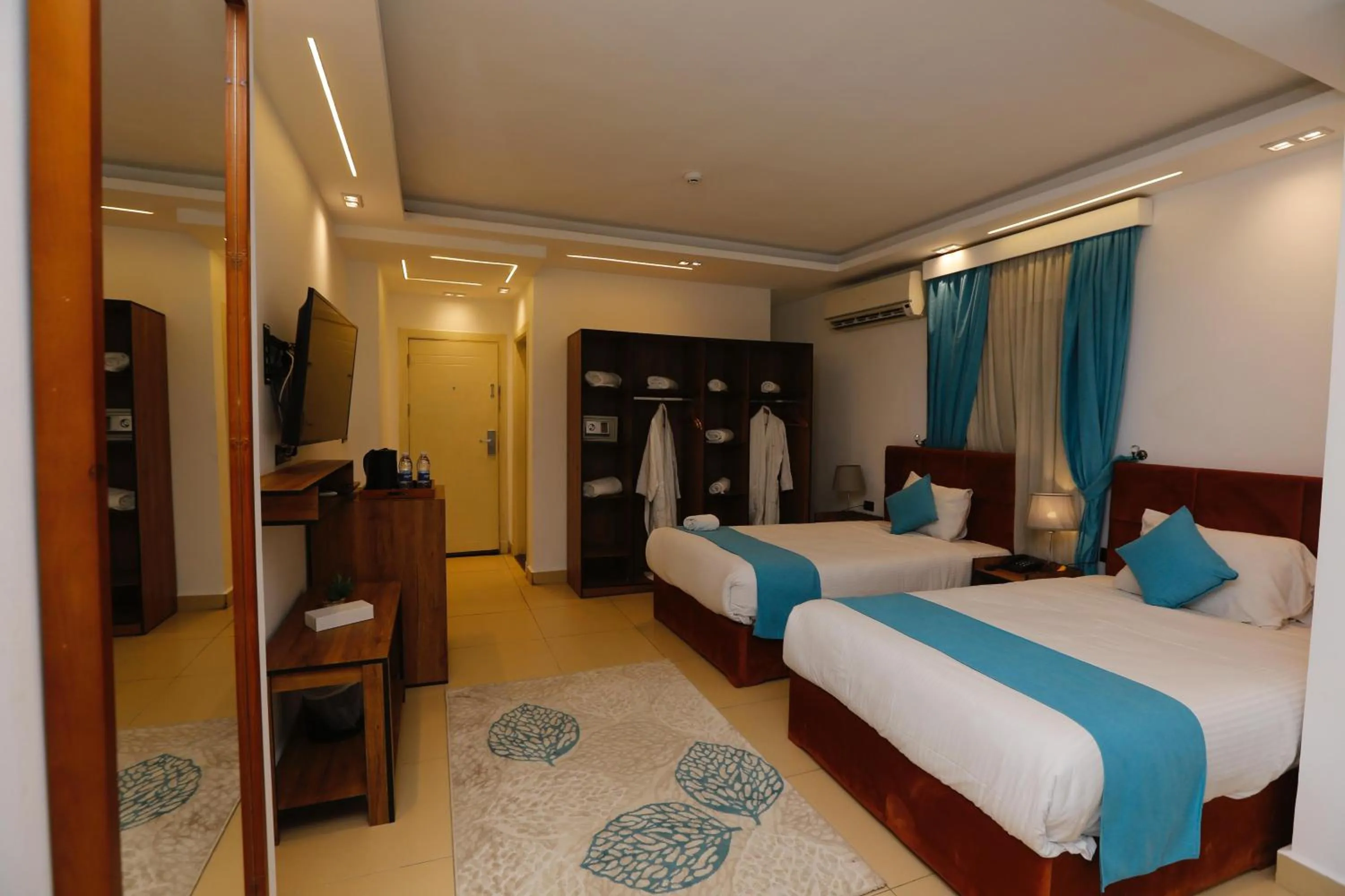 Pyramids Gem Plaza Boutique Hotel & Restaurant