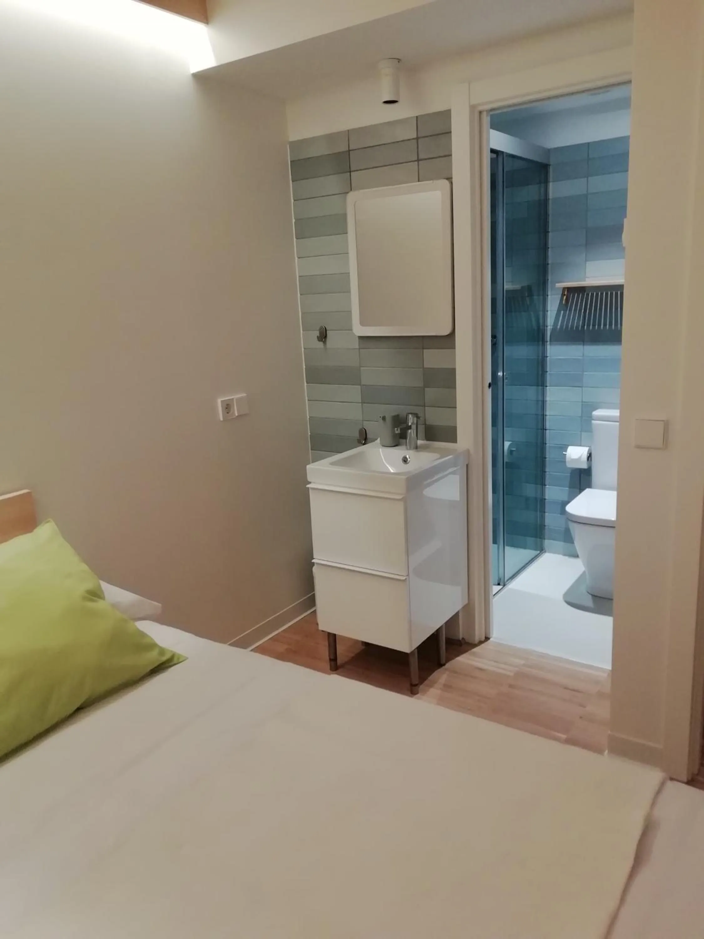 Toilet, Bed in Hotel Rural Aguazul