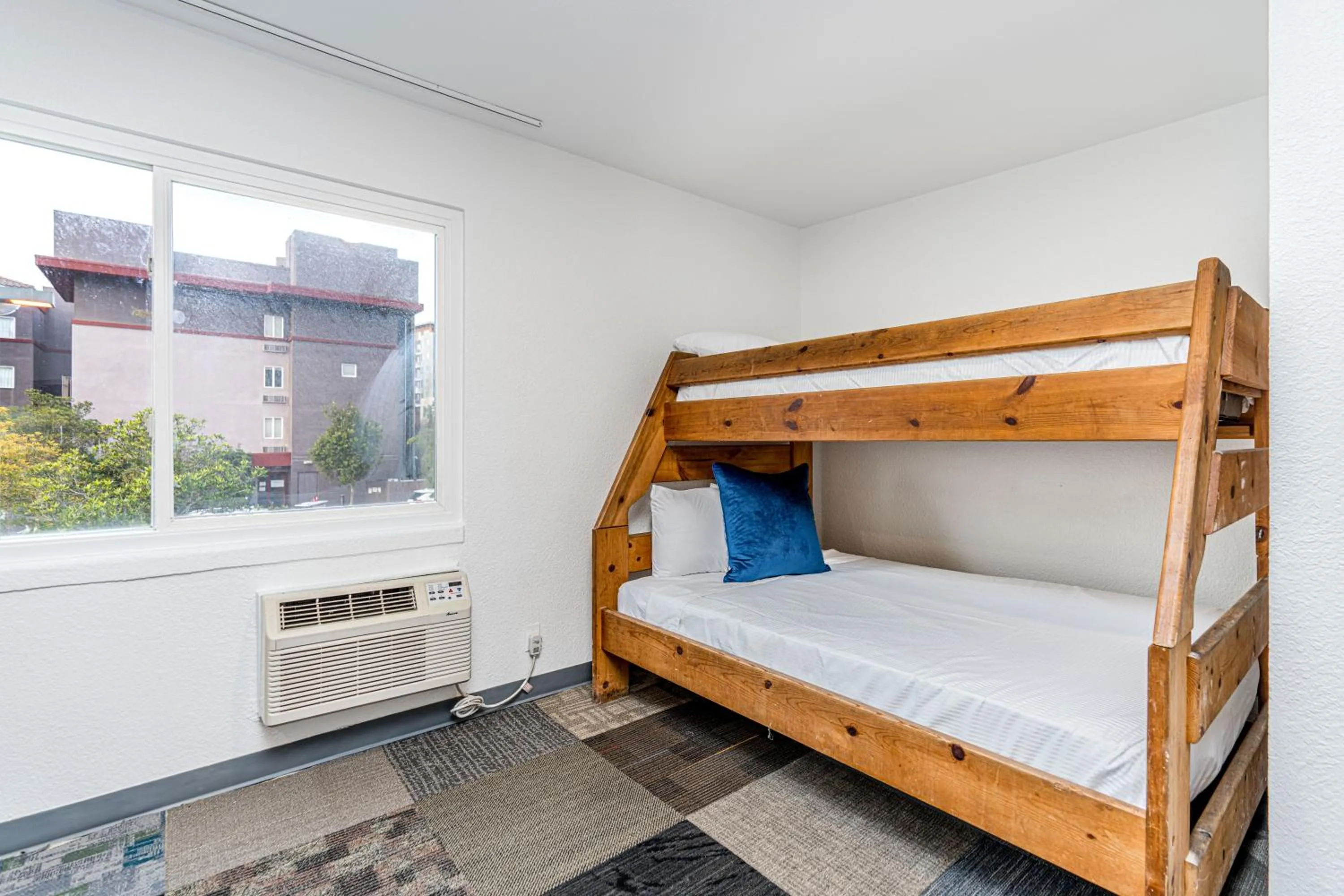 Bunk Bed in Pacific Inn and Suites