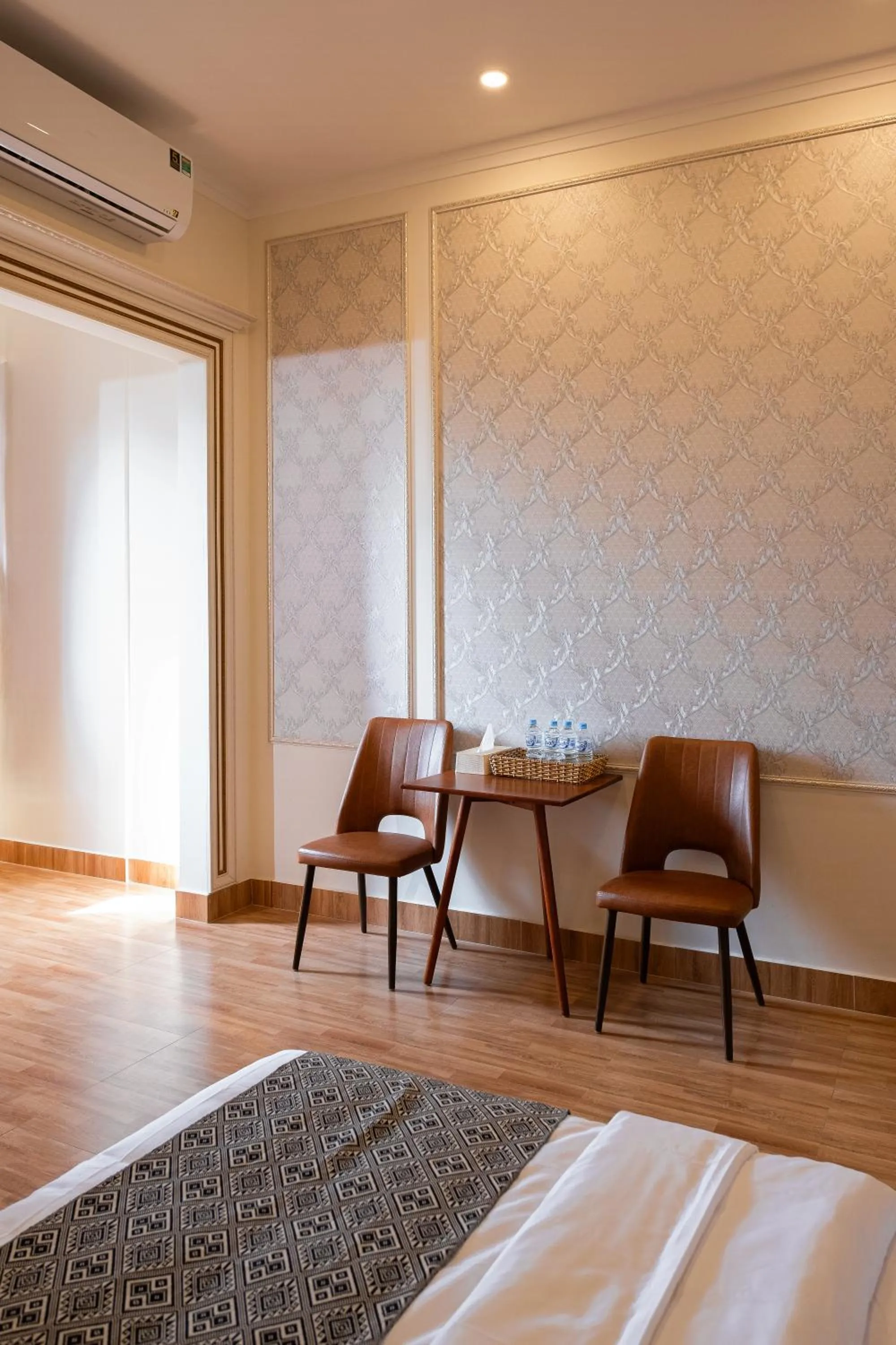 Living room, Bed in Mekong Gia Lai Hotel - Me Kong Pleiku