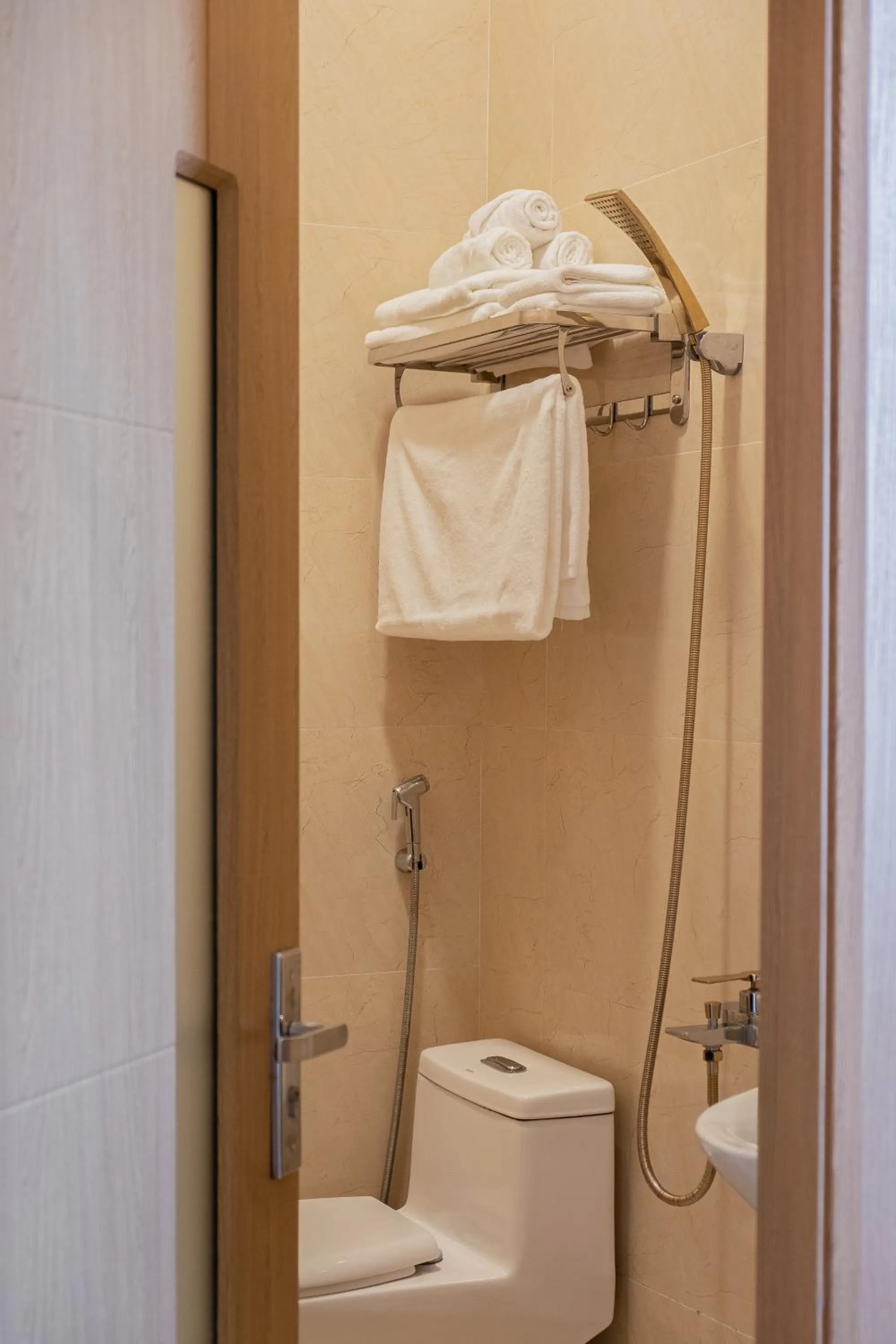 Shower in Mekong Gia Lai Hotel - Me Kong Pleiku