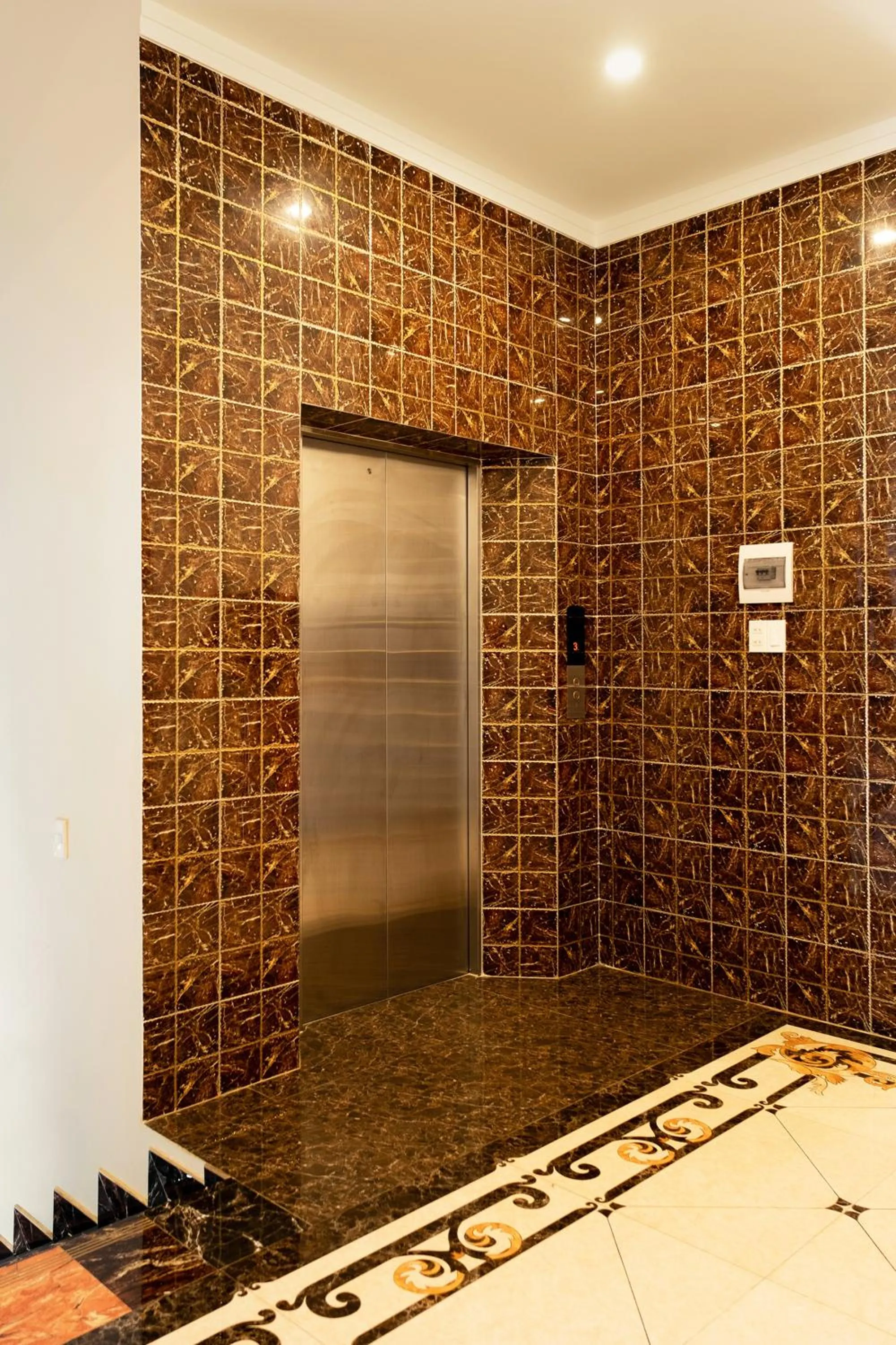 elevator in Mekong Gia Lai Hotel - Me Kong Pleiku