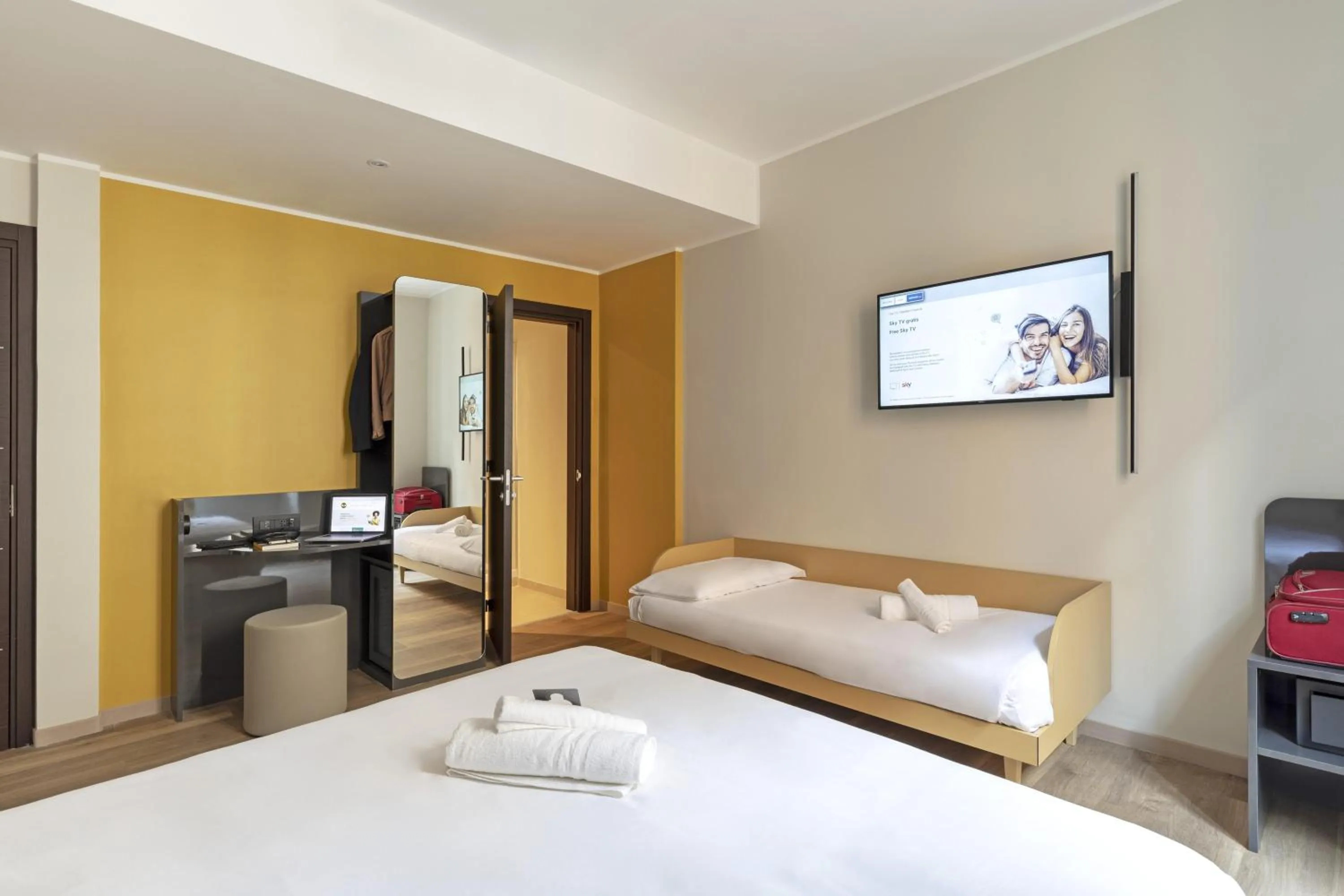 Photo of the whole room, Bed in B&B Hotel Roma San Lorenzo Termini