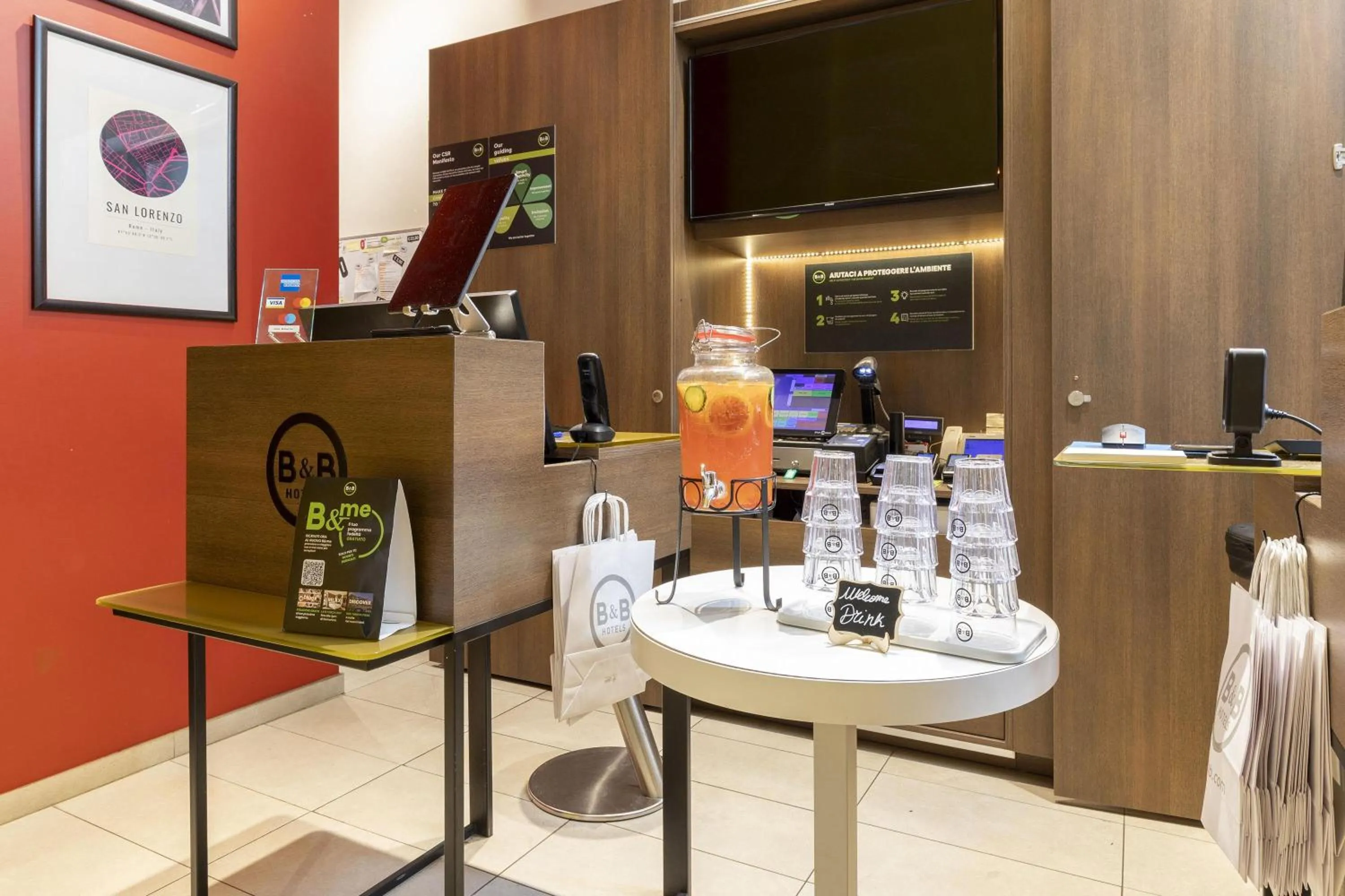 Lobby or reception in B&B Hotel Roma San Lorenzo Termini