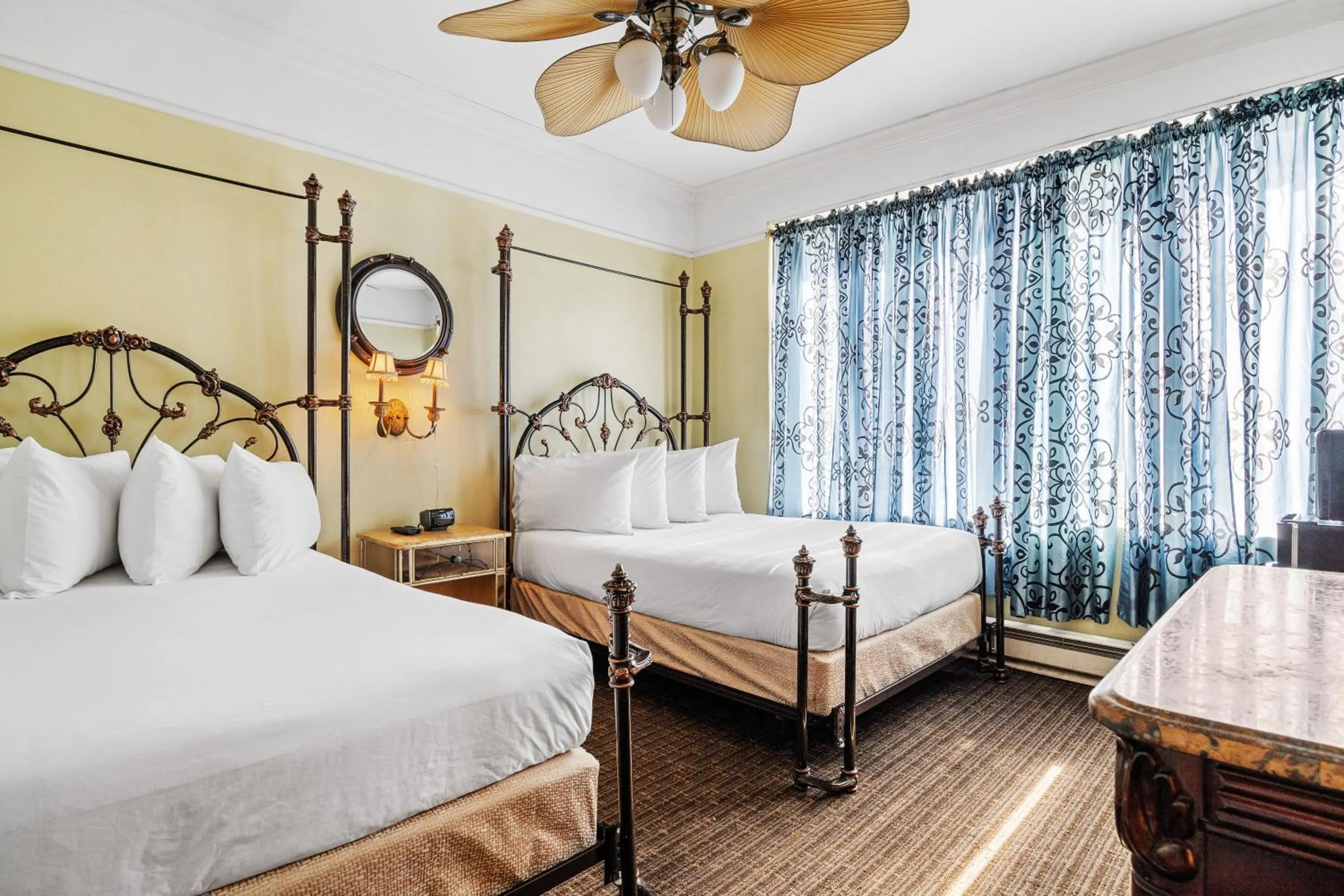 Bed in Fitzgerald Hotel Union Square