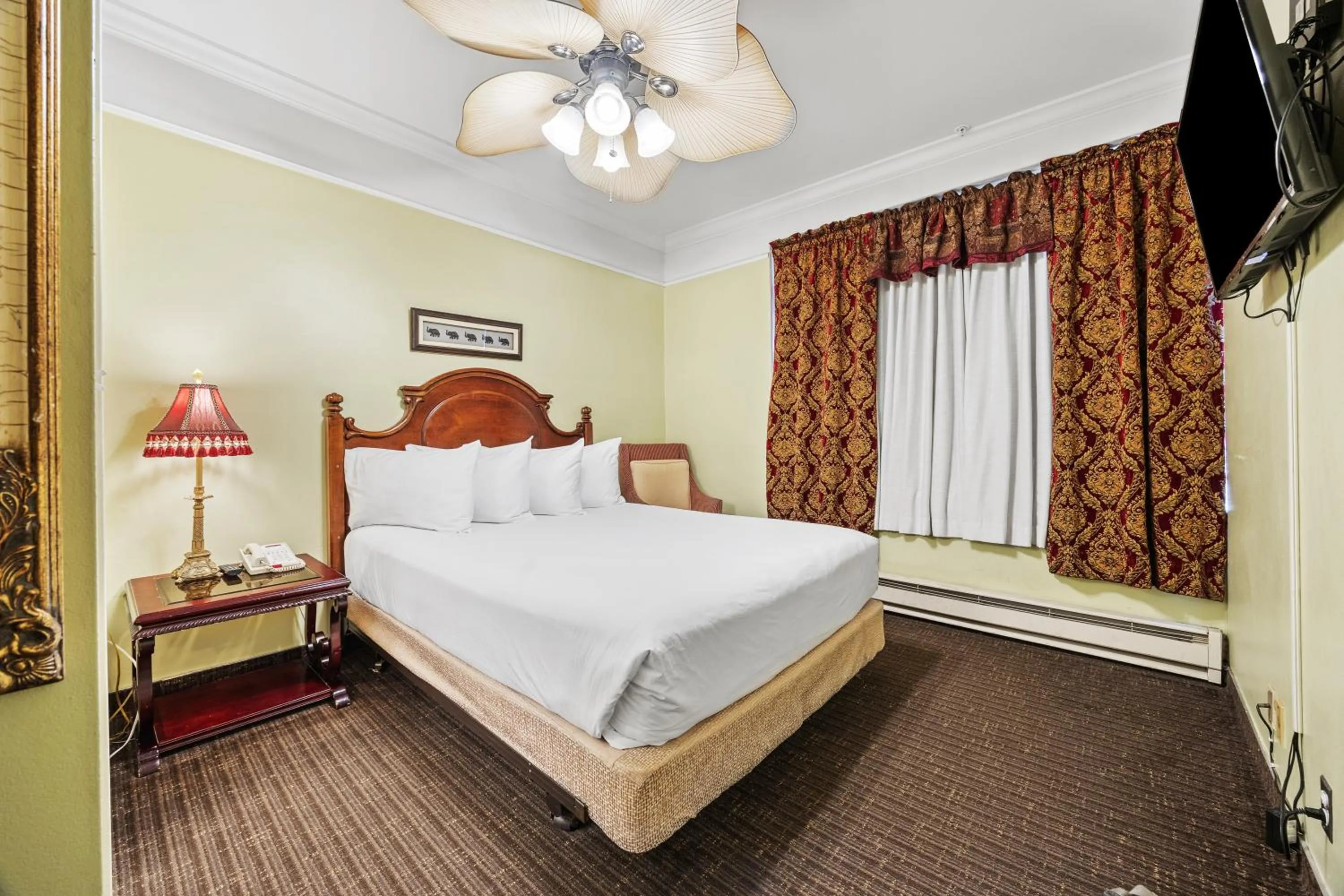 Bed in Fitzgerald Hotel Union Square