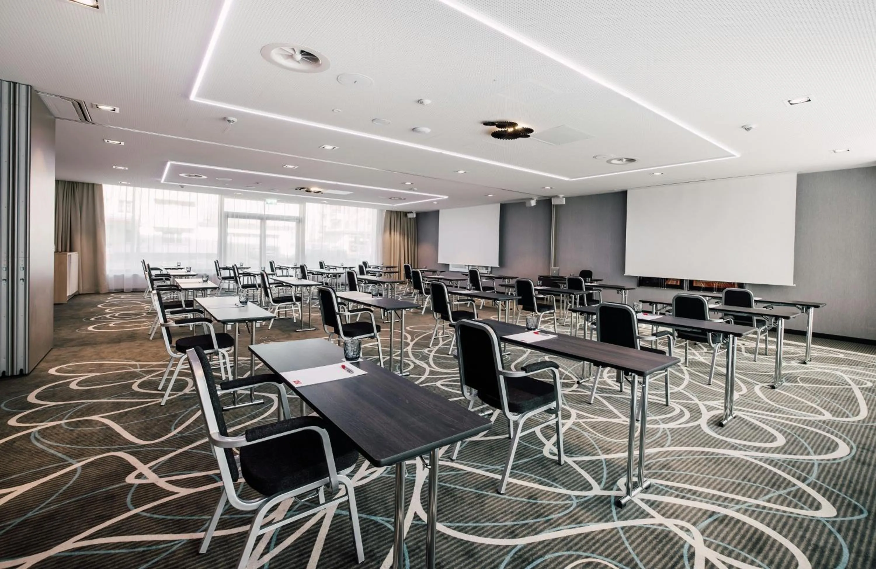 Meeting/conference room in Leonardo Hotel Zurich Airport