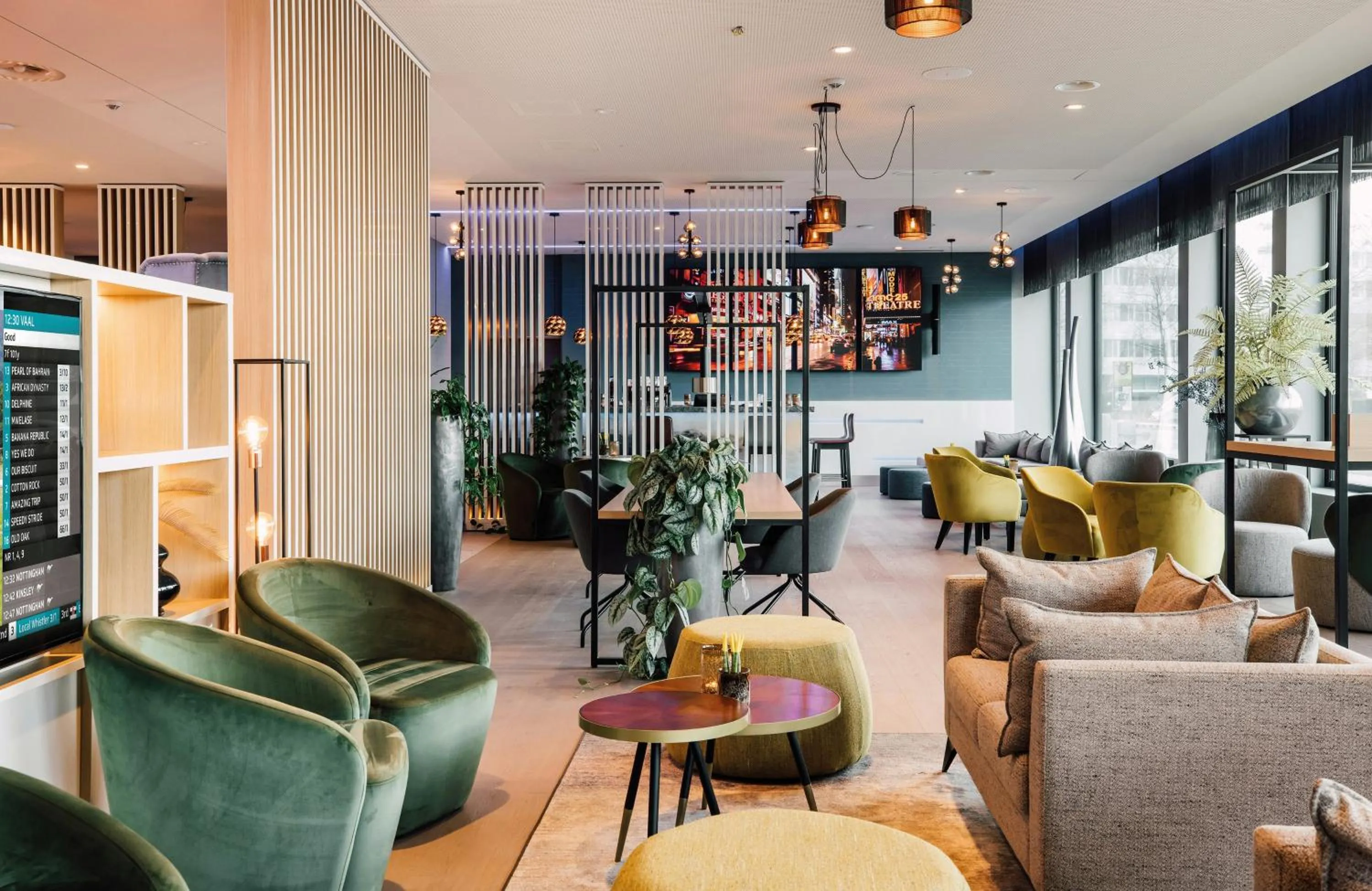 Lobby or reception in Leonardo Hotel Zurich Airport