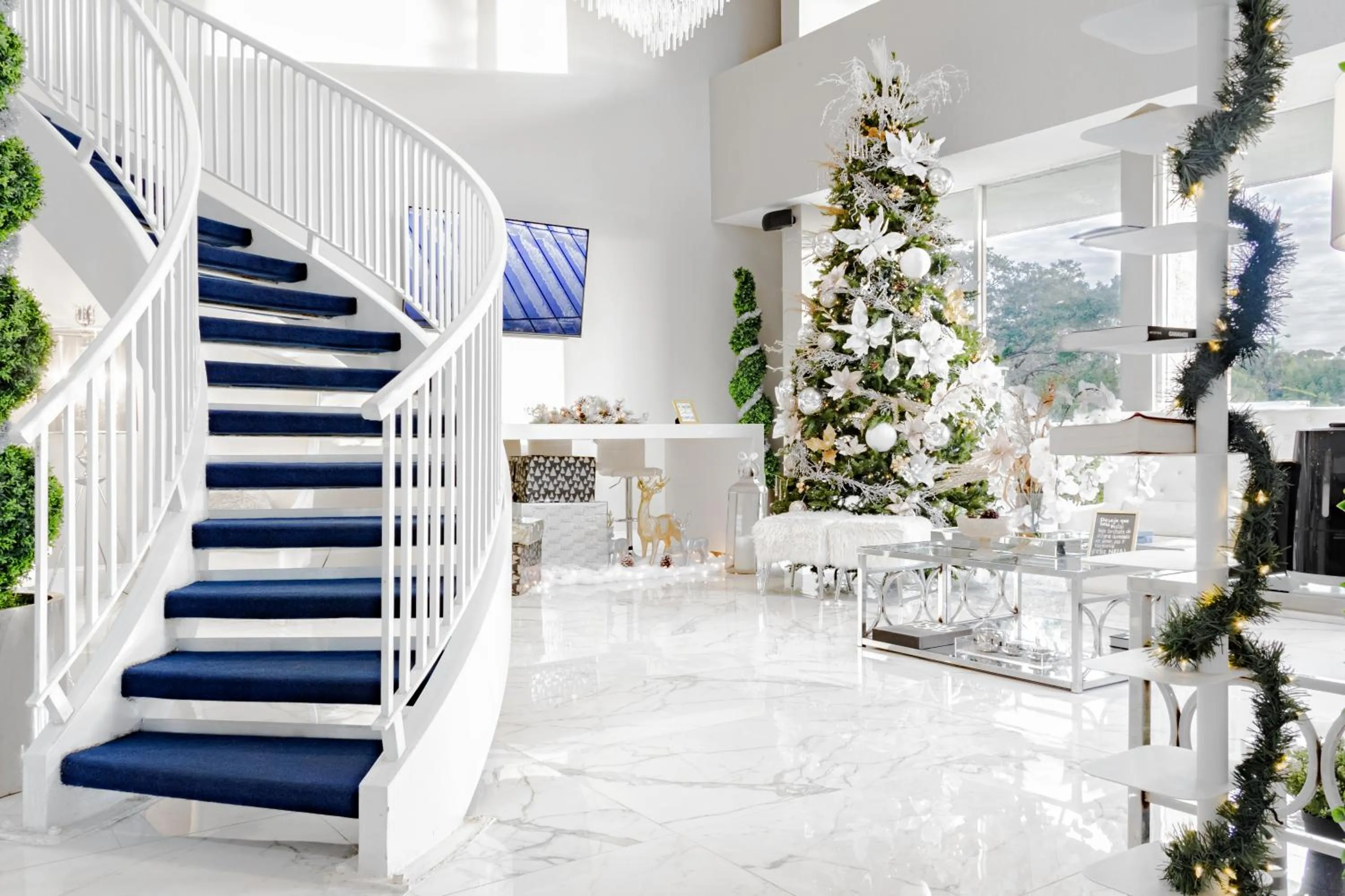 Lobby or reception in Palazzo Lakeside Hotel