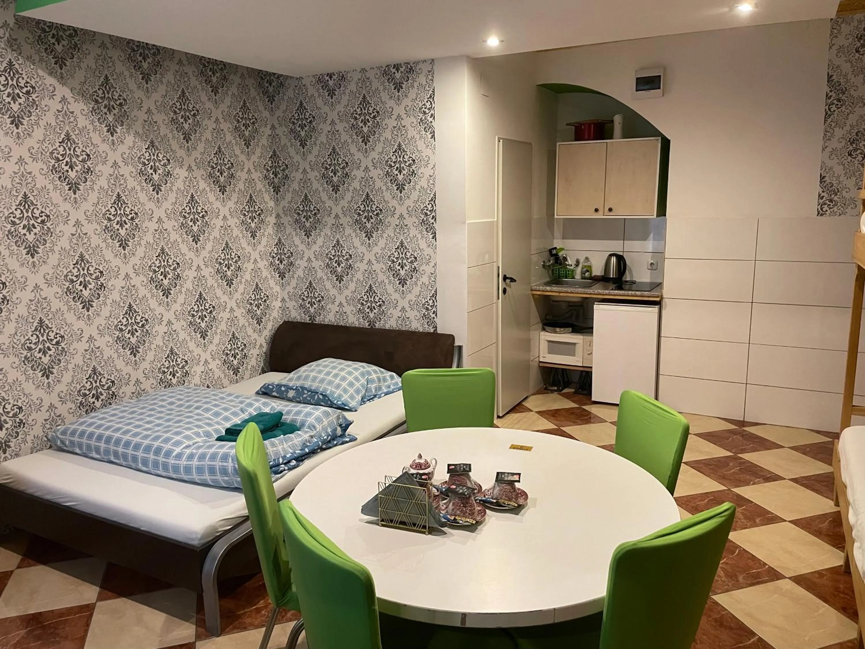 Kitchen or kitchenette, Bed in Viktoria ARTUR