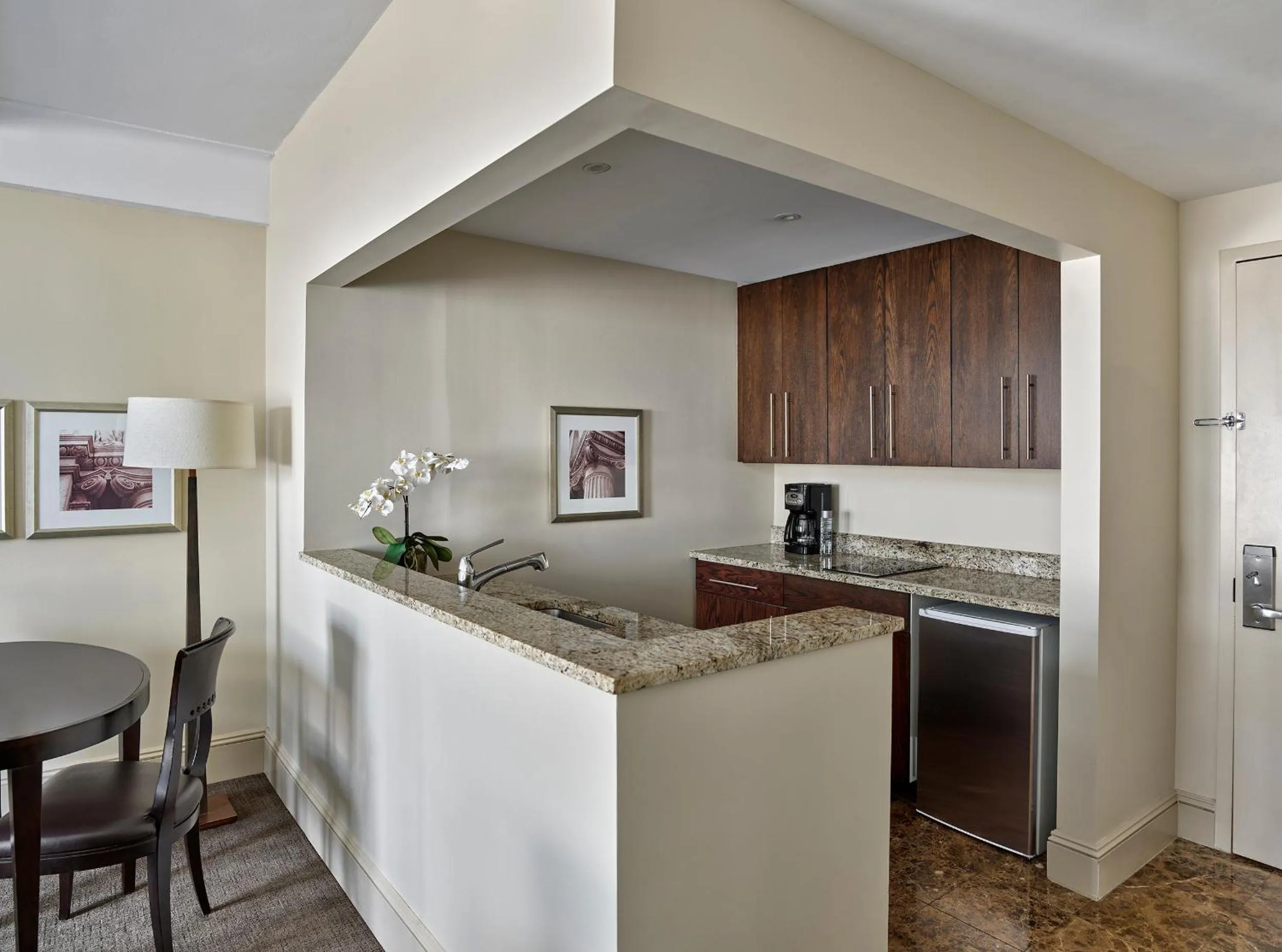 Kitchen or kitchenette in AKA Central Park