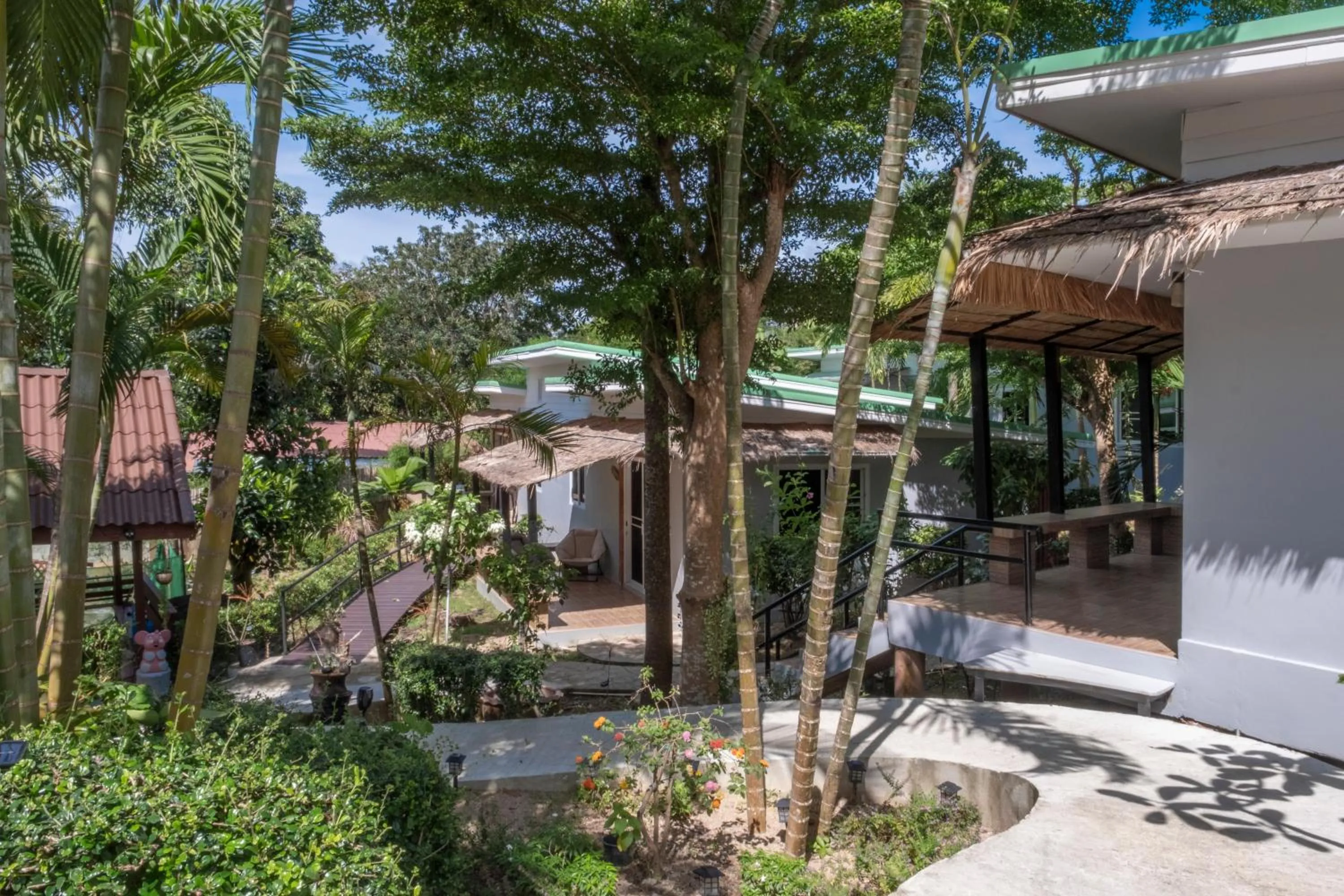 Harmony Naturist Resort Rawai Phuket 18yr minimum age only nudist nake d FKK