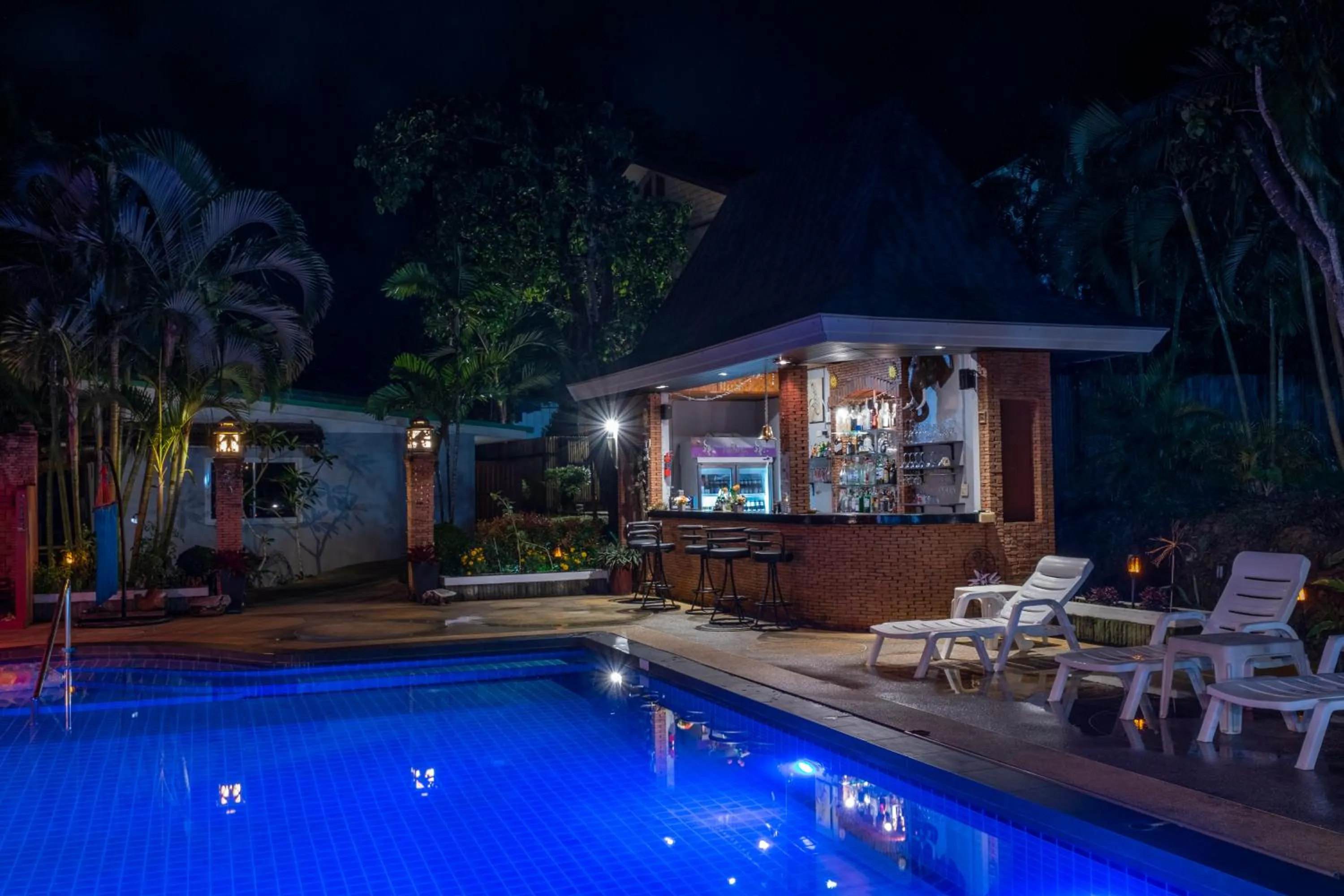 Harmony Naturist Resort Rawai Phuket 18yr minimum age only nudist nake d FKK