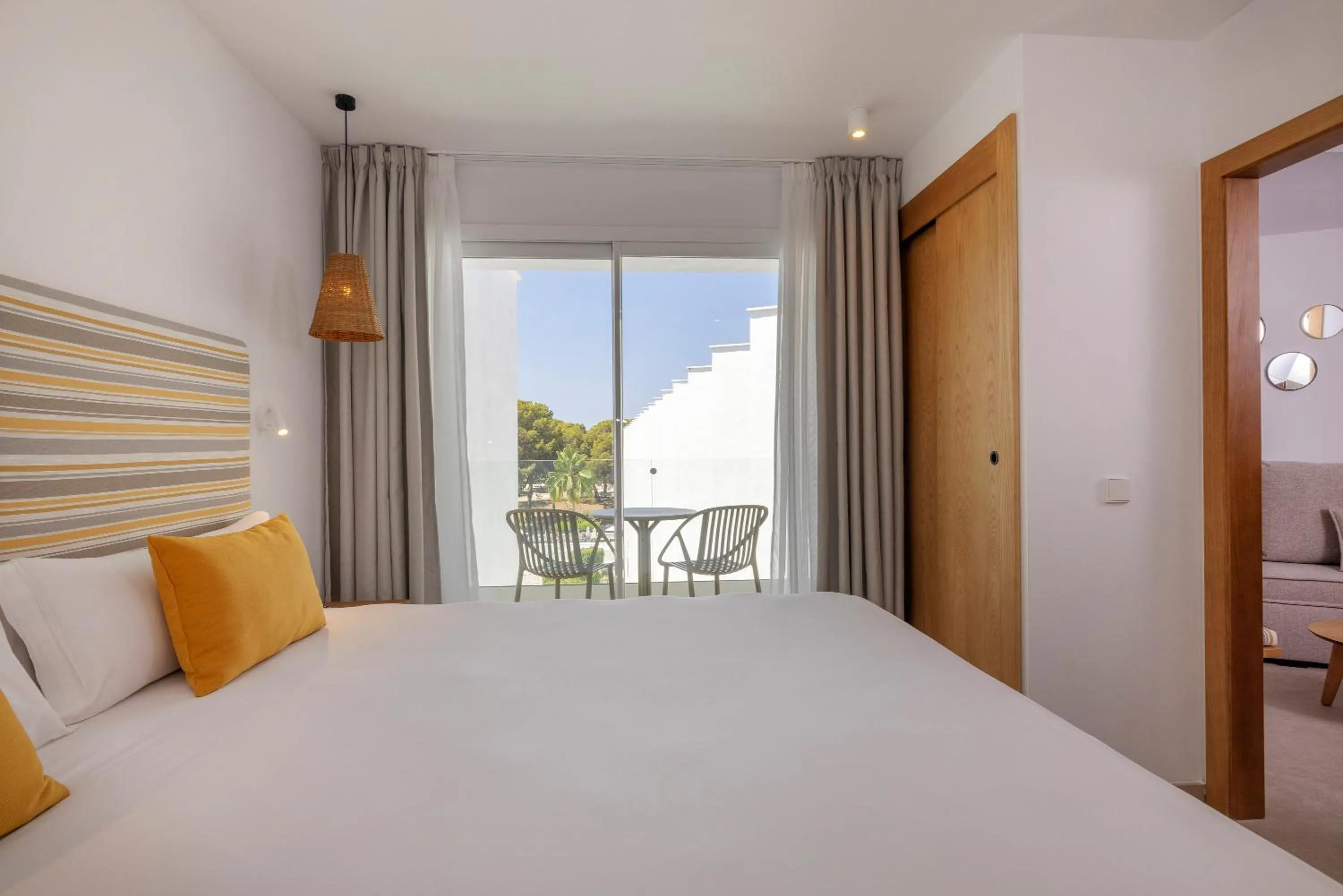 Balcony/Terrace, Bed in HM Isabela-Adults Only