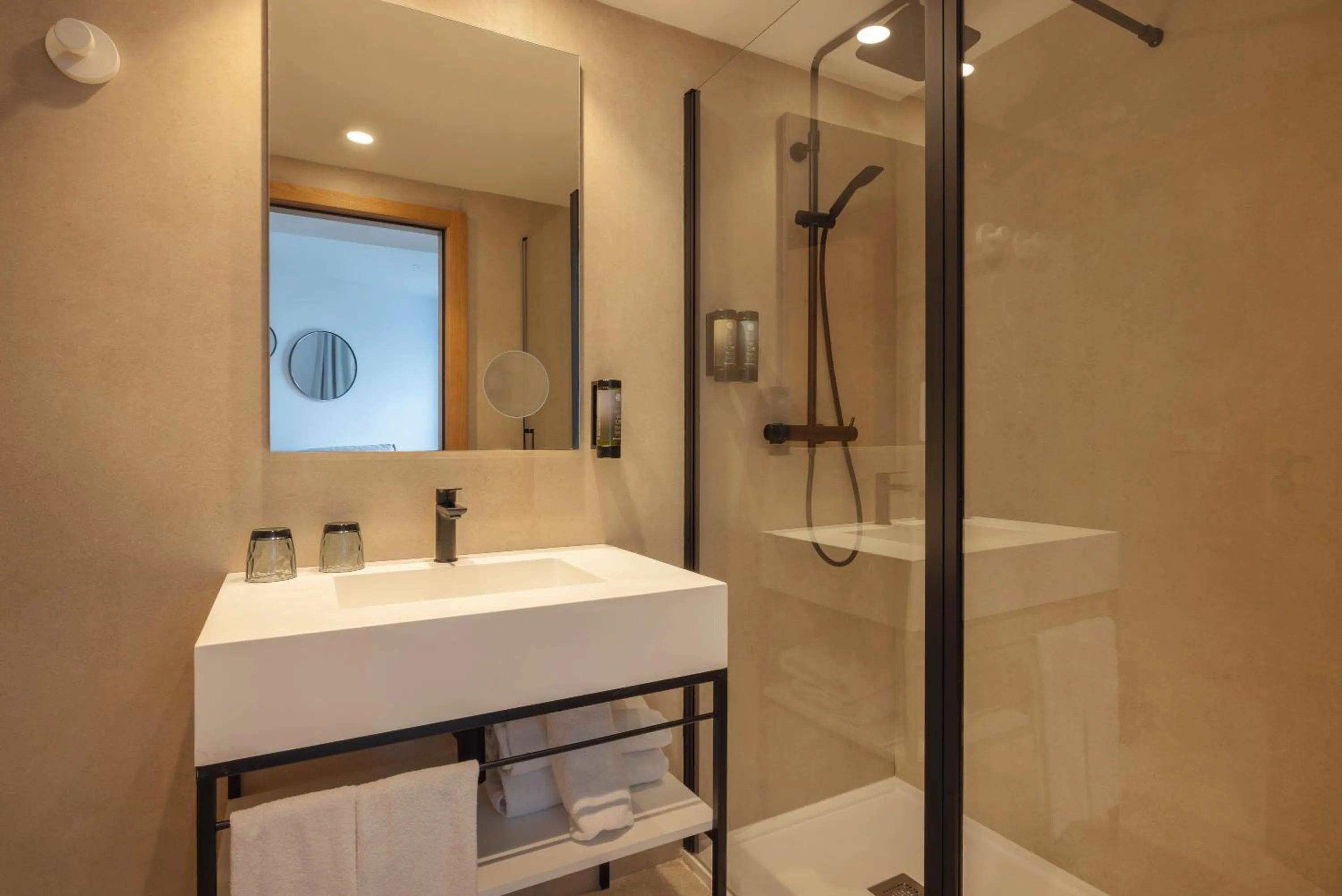 Shower in HM Isabela-Adults Only