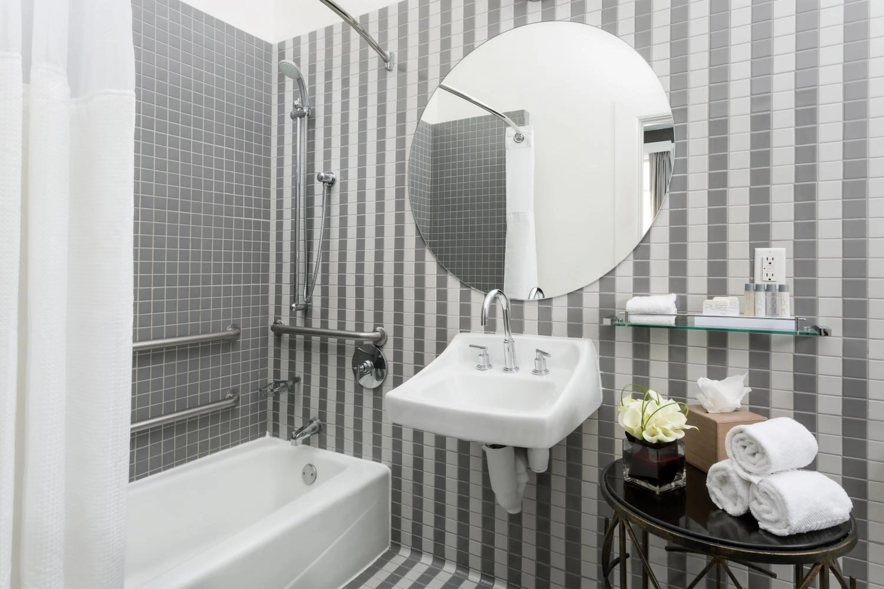 Bathroom in Hotel Union Square San Francisco