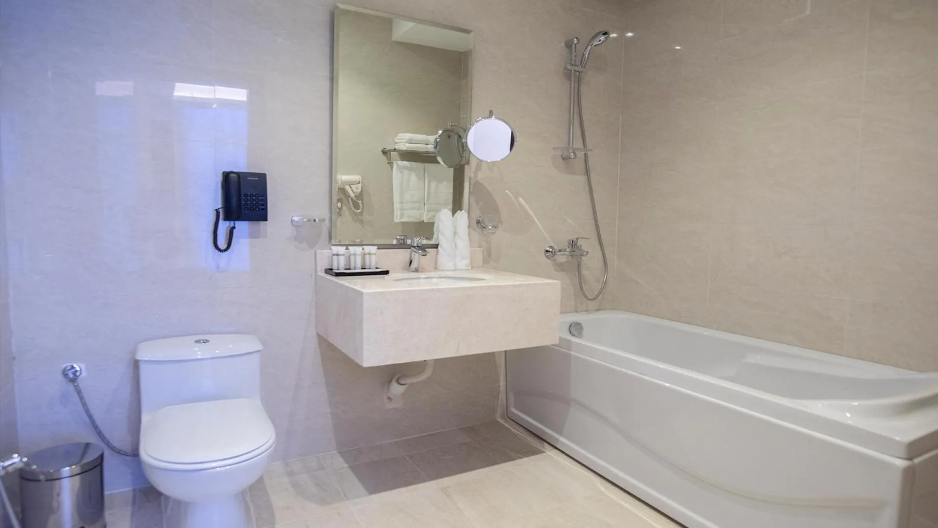 Toilet in Golden Dream Hotel