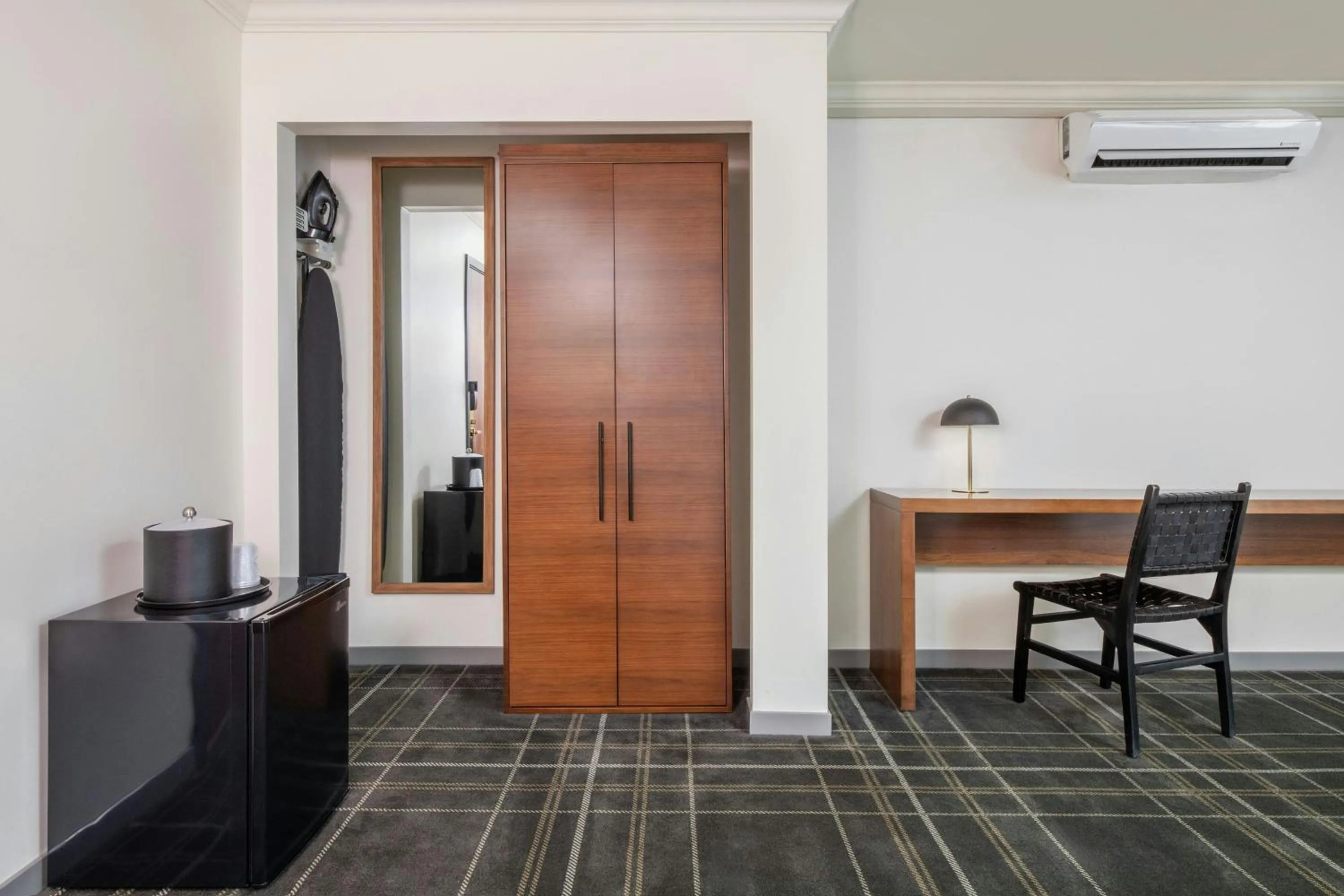 Photo of the whole room in FOUND Hotel, Santa Monica, Series by Marriott