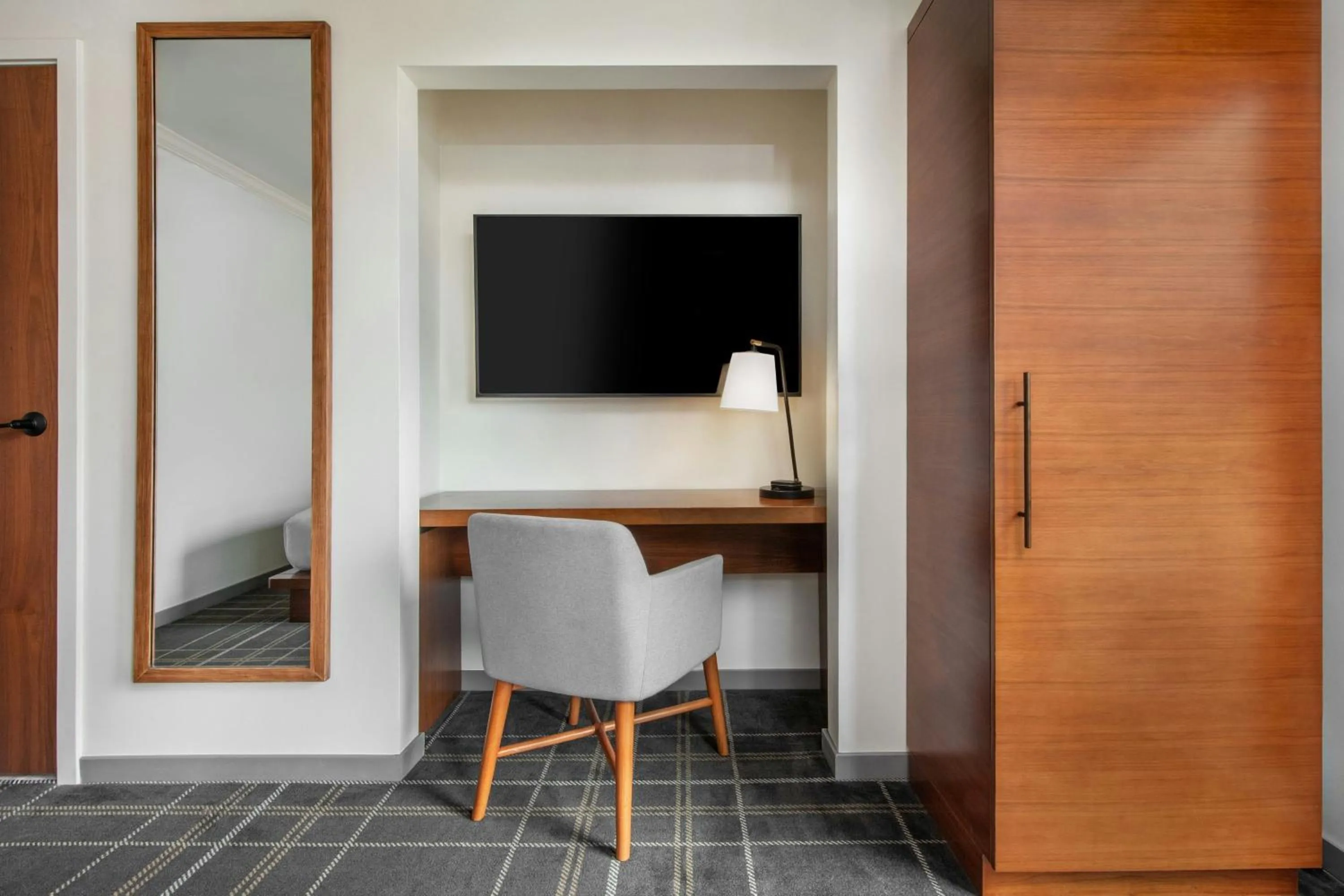 Photo of the whole room in FOUND Hotel, Santa Monica, Series by Marriott