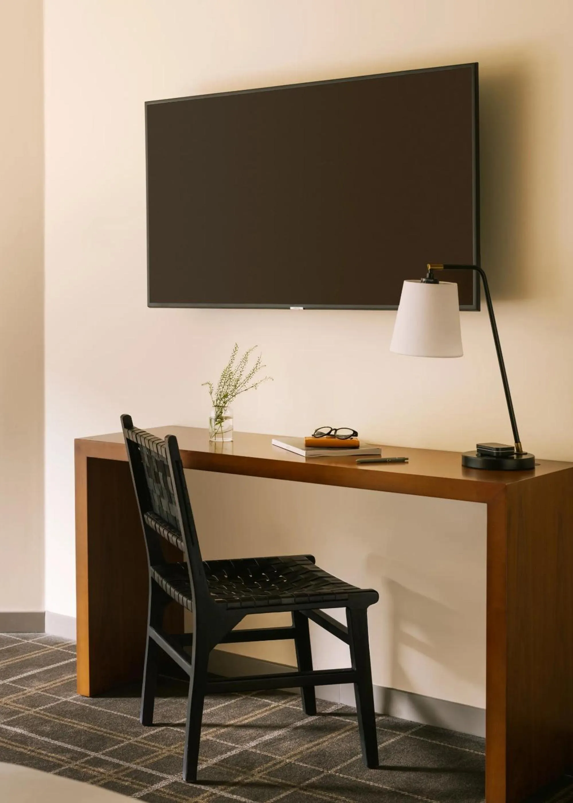 TV and multimedia in FOUND Hotel, Santa Monica