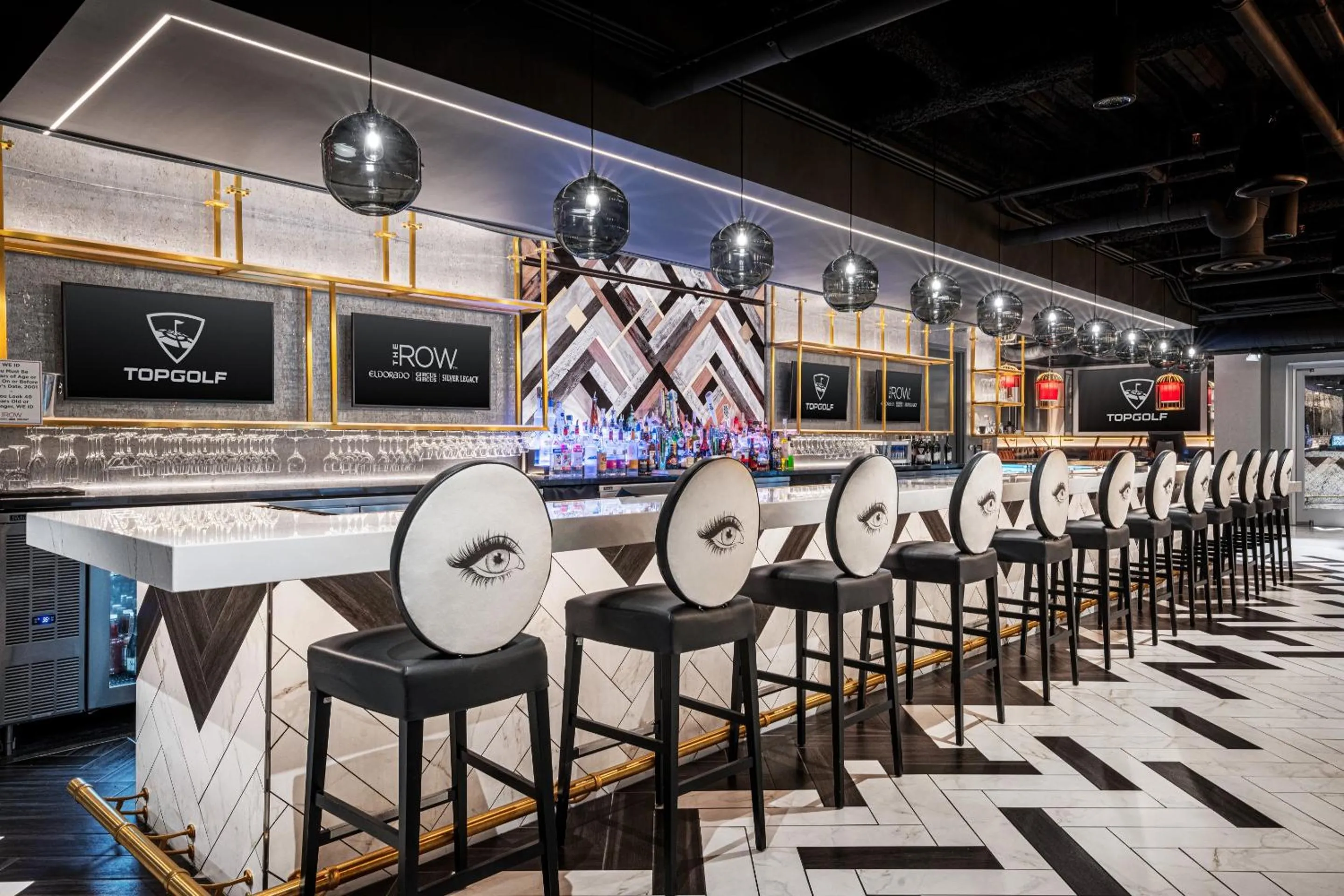 Lounge or bar in Silver Legacy Reno, A Caesars Destination