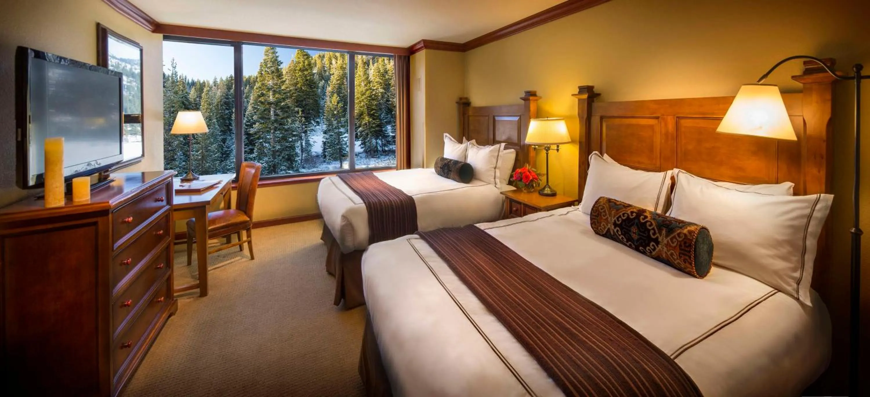 Bedroom, Bed in Everline Resort and Spa, Lake Tahoe