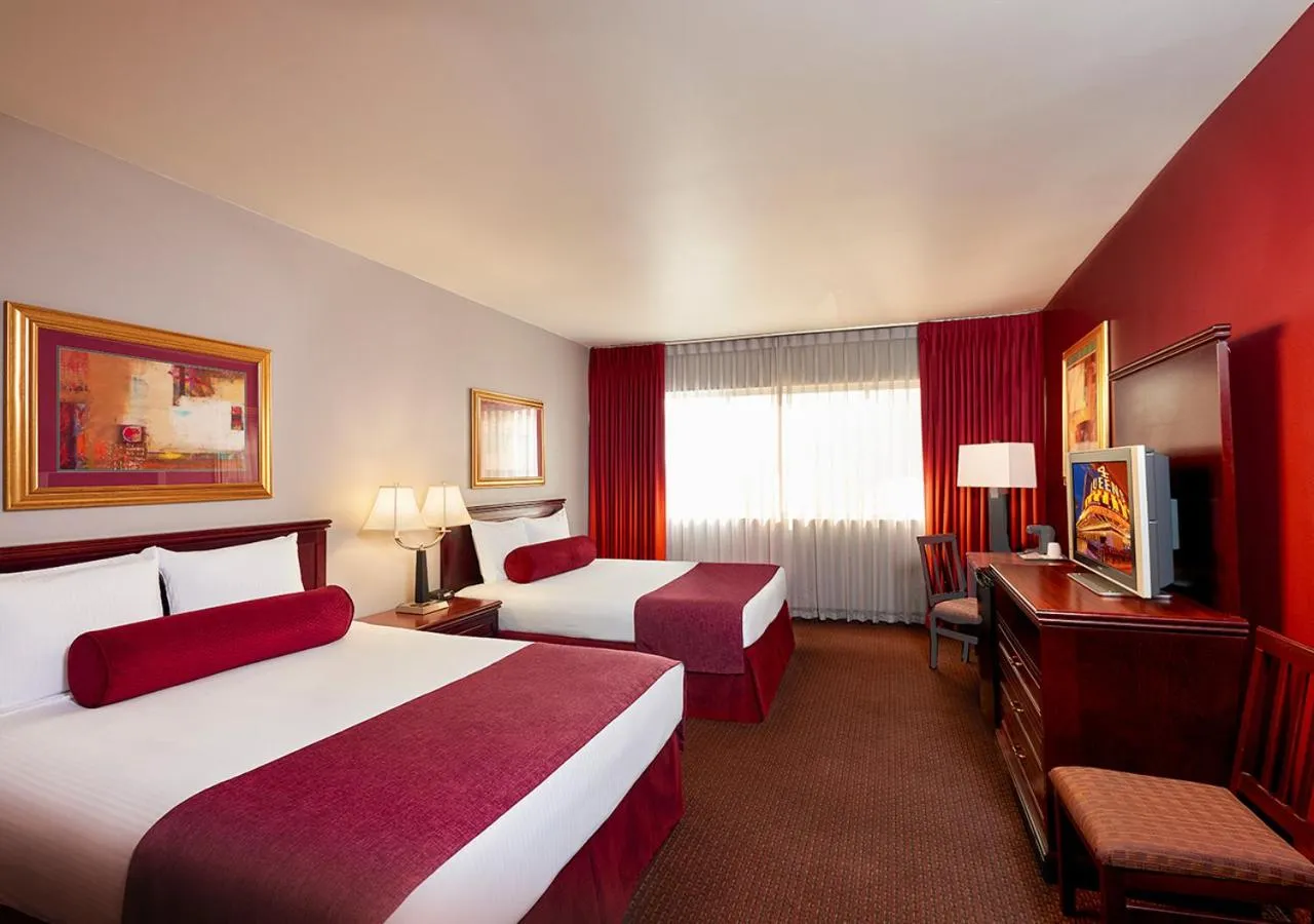 Bed in Four Queens Hotel and Casino