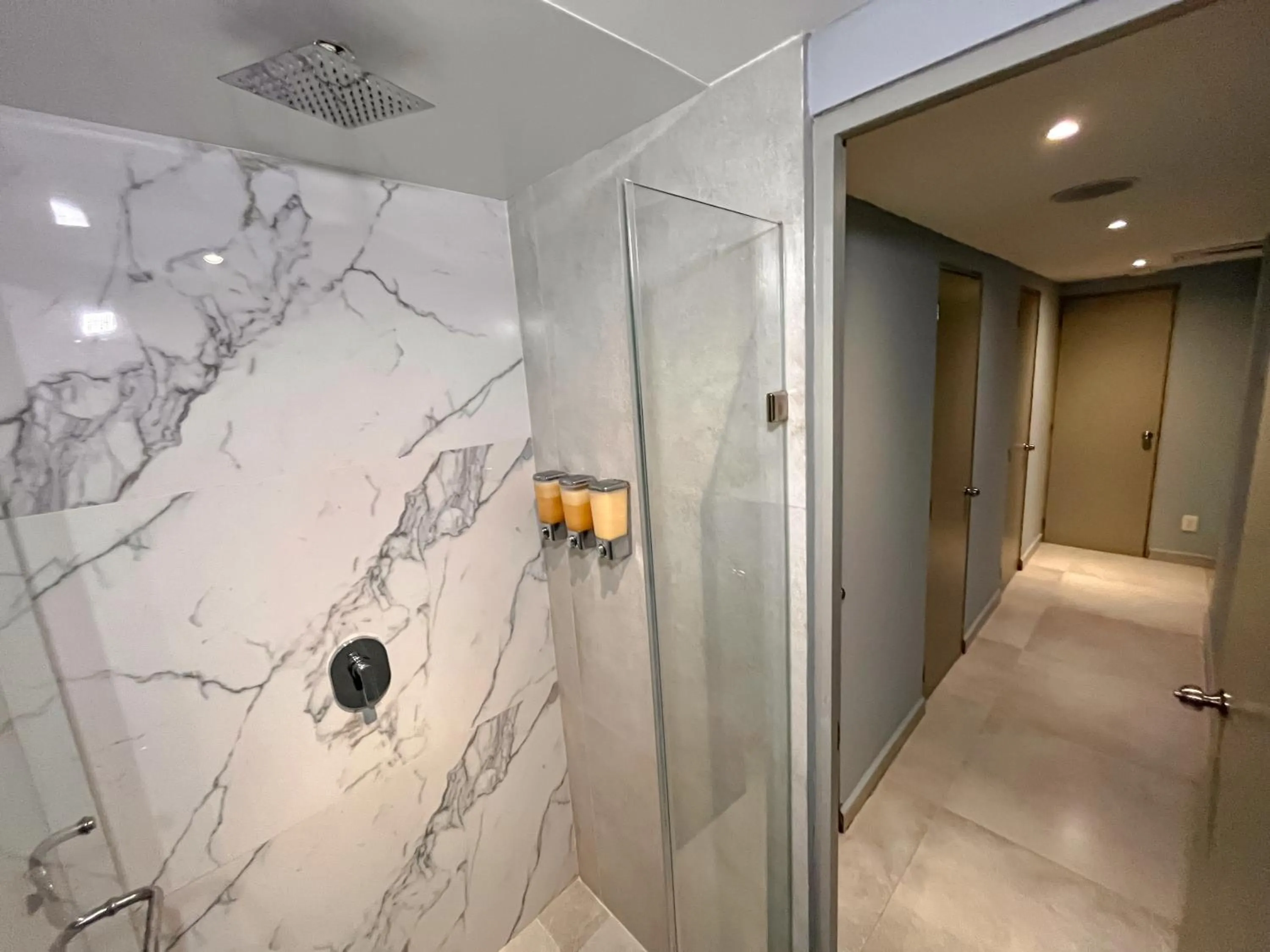 Shower in The Yellow Capsule Cancun Close to Airport