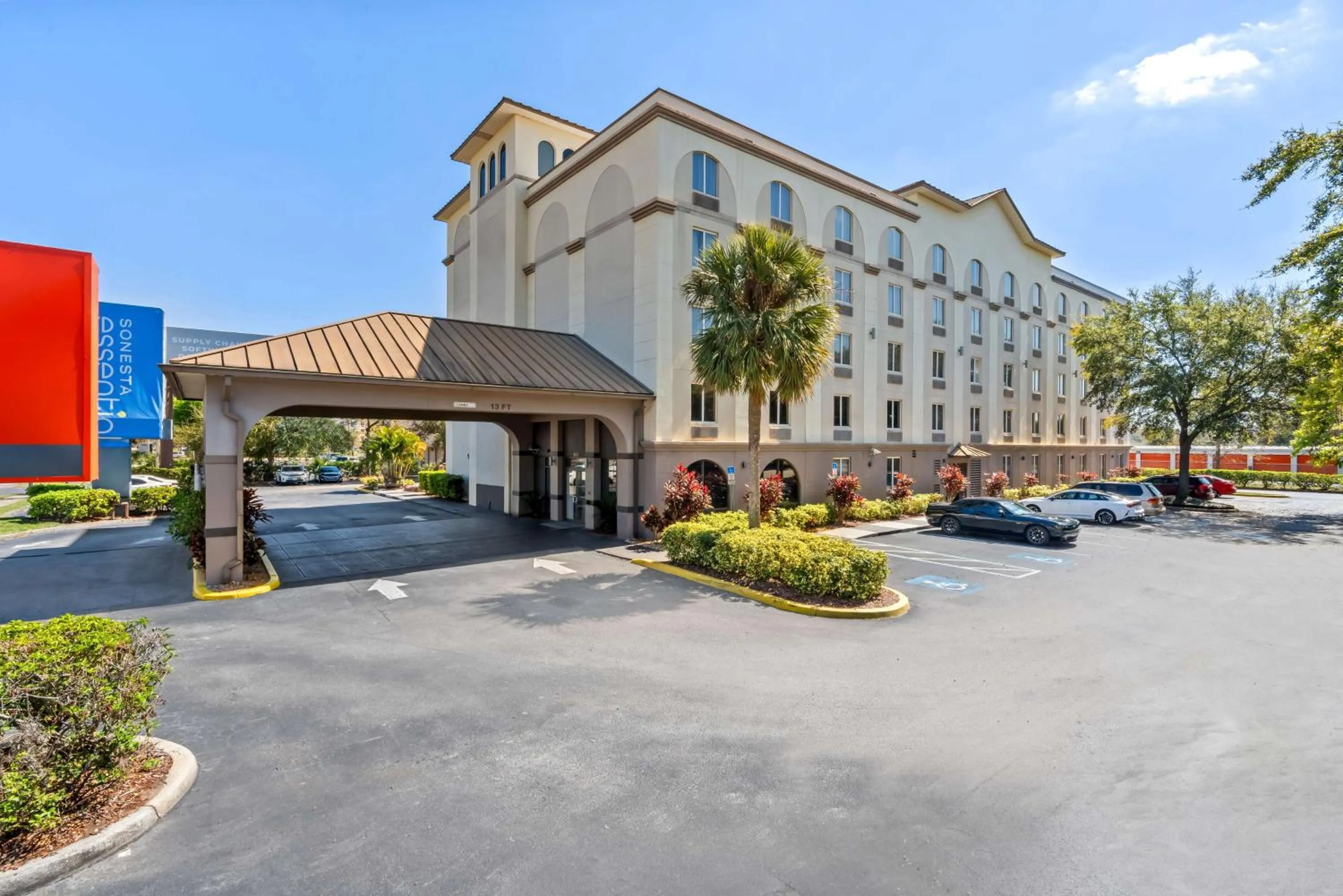 Property building in Best Western Airport Inn & Suites