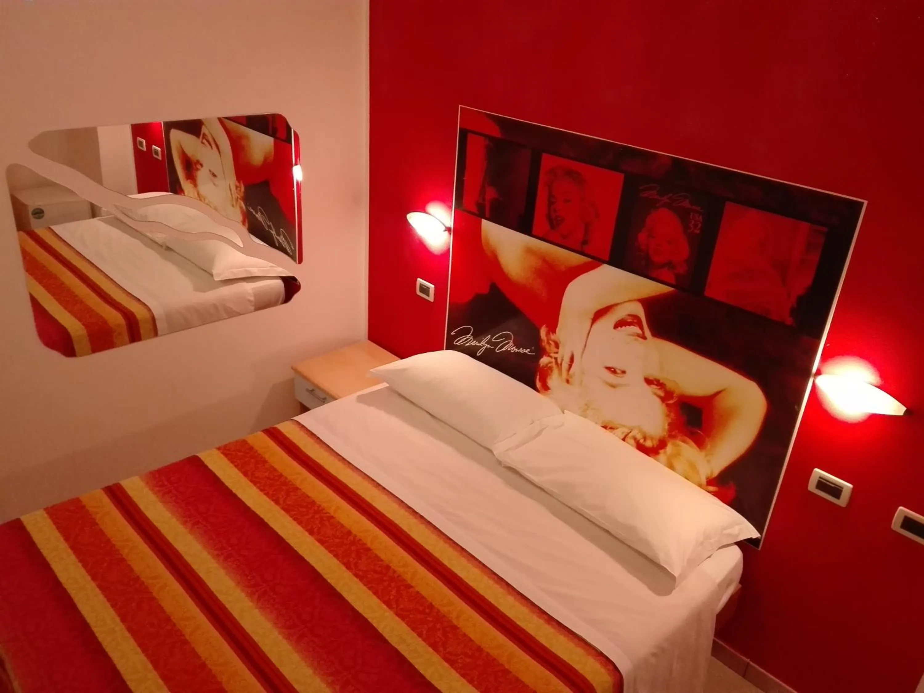 Decorative detail in Hotel Villa Cesare B&B