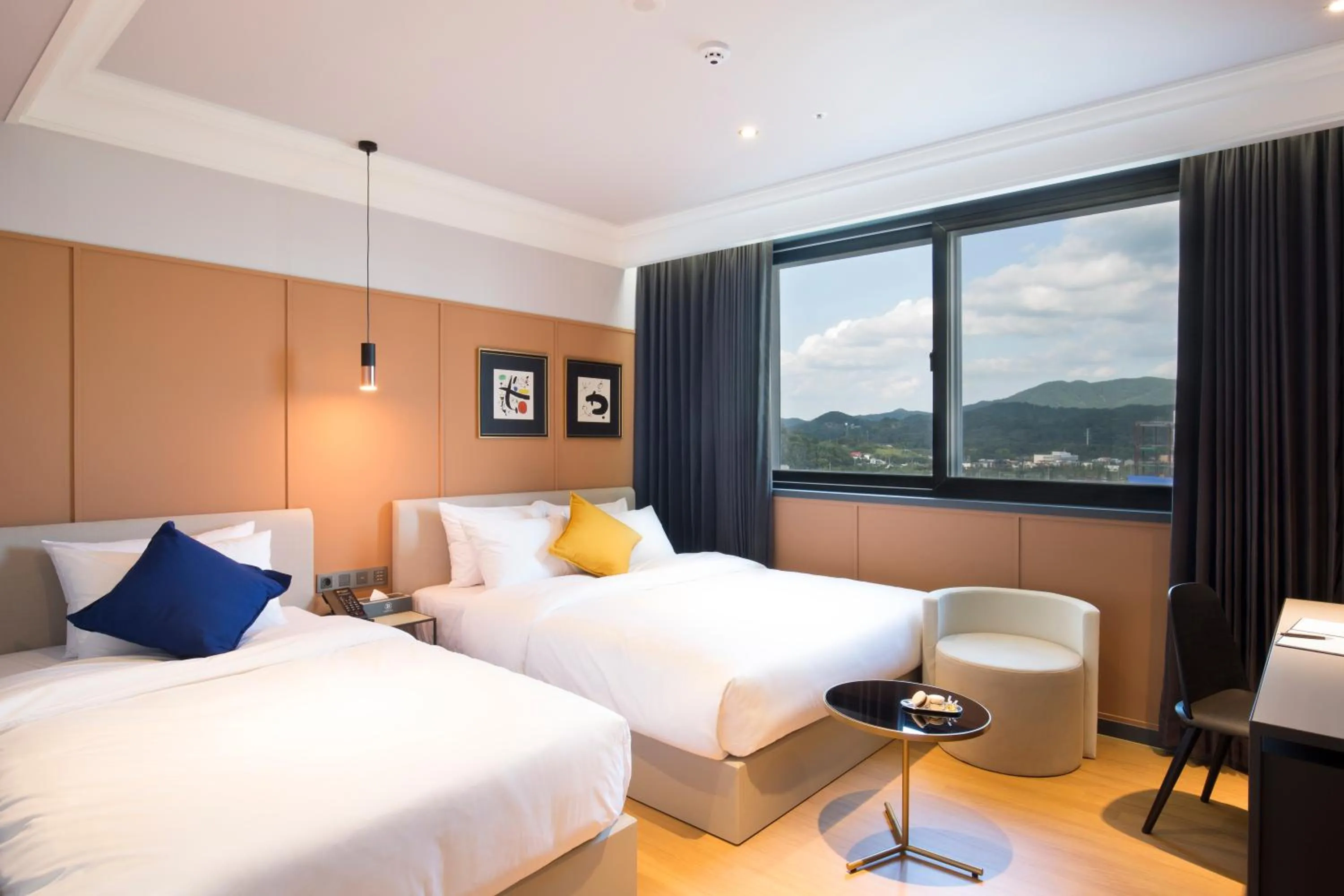 Bed in Brown Dot Hotel Jinju
