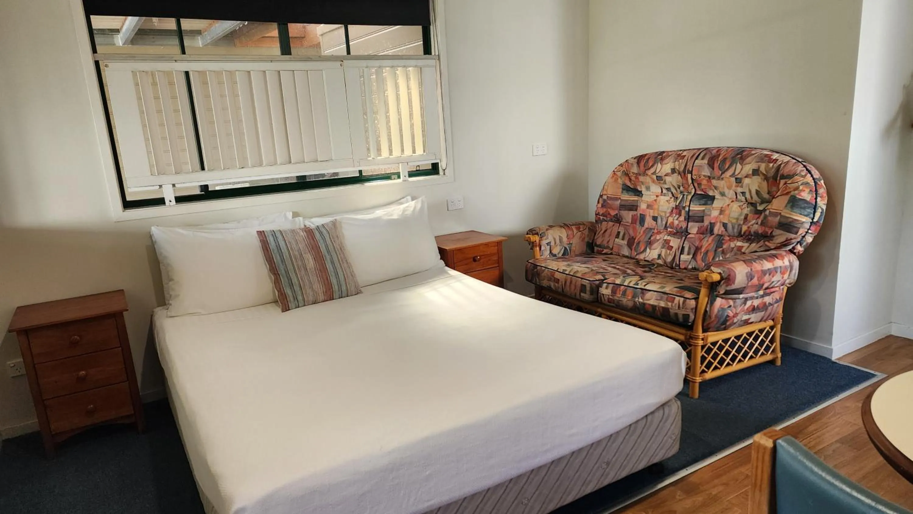 Bed in T's Resort & Motel