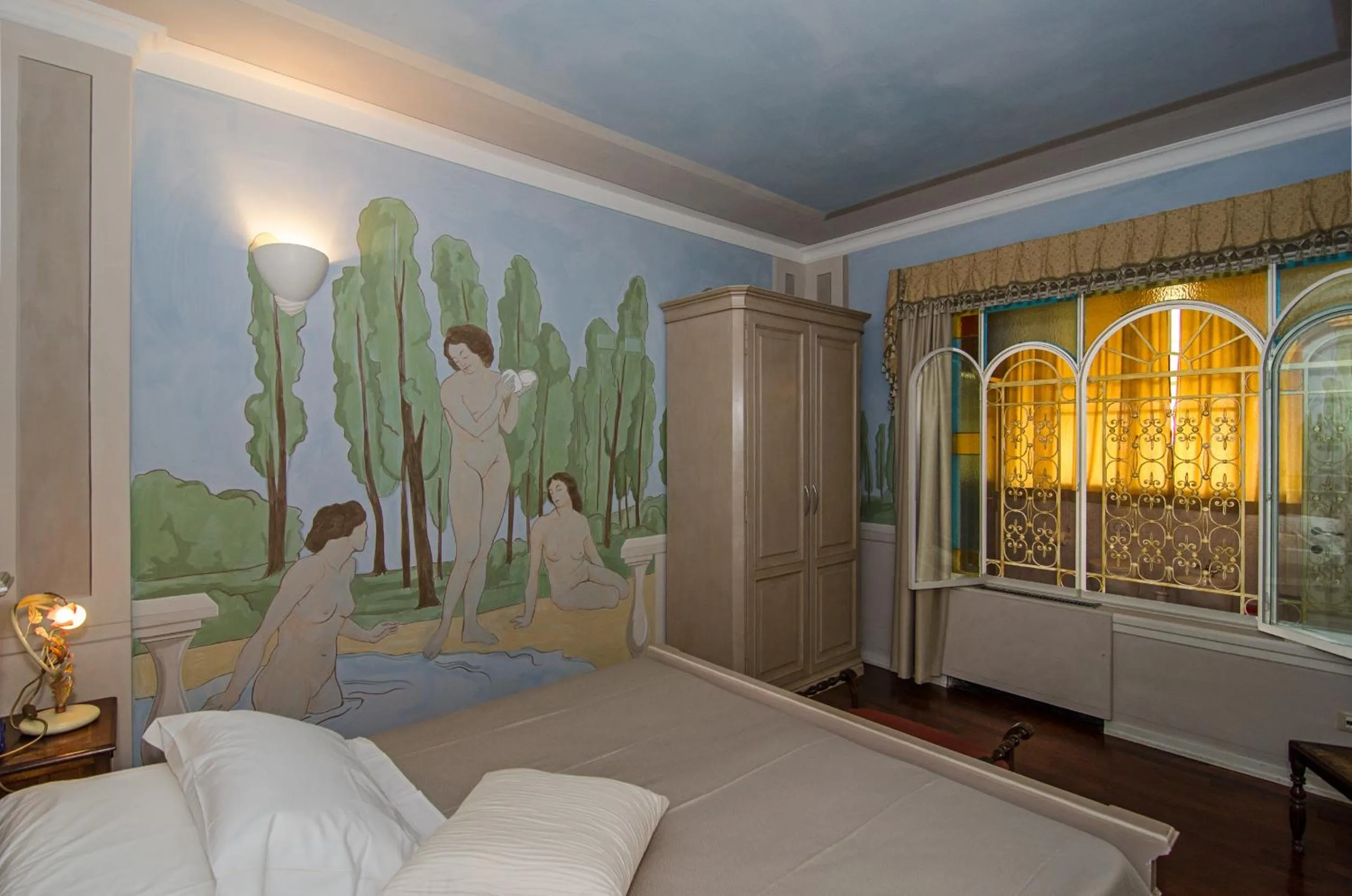 Photo of the whole room, Bed in La Chandelle