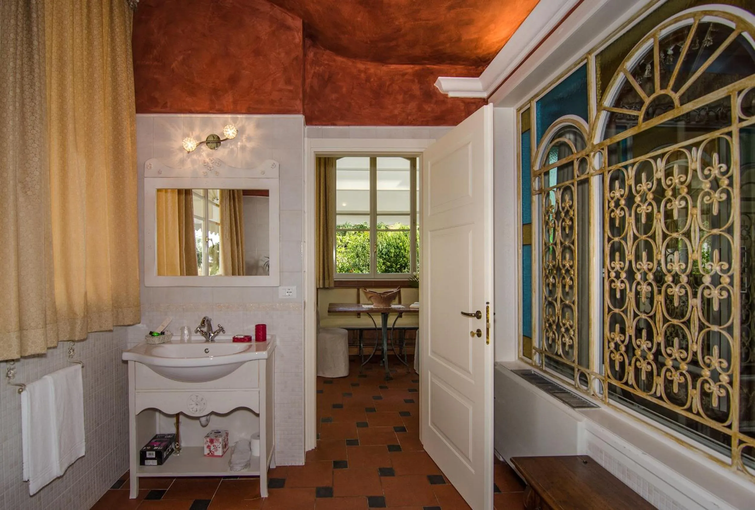 Bathroom in La Chandelle