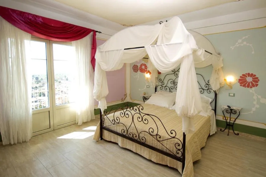 Balcony/Terrace, Bed in La Chandelle