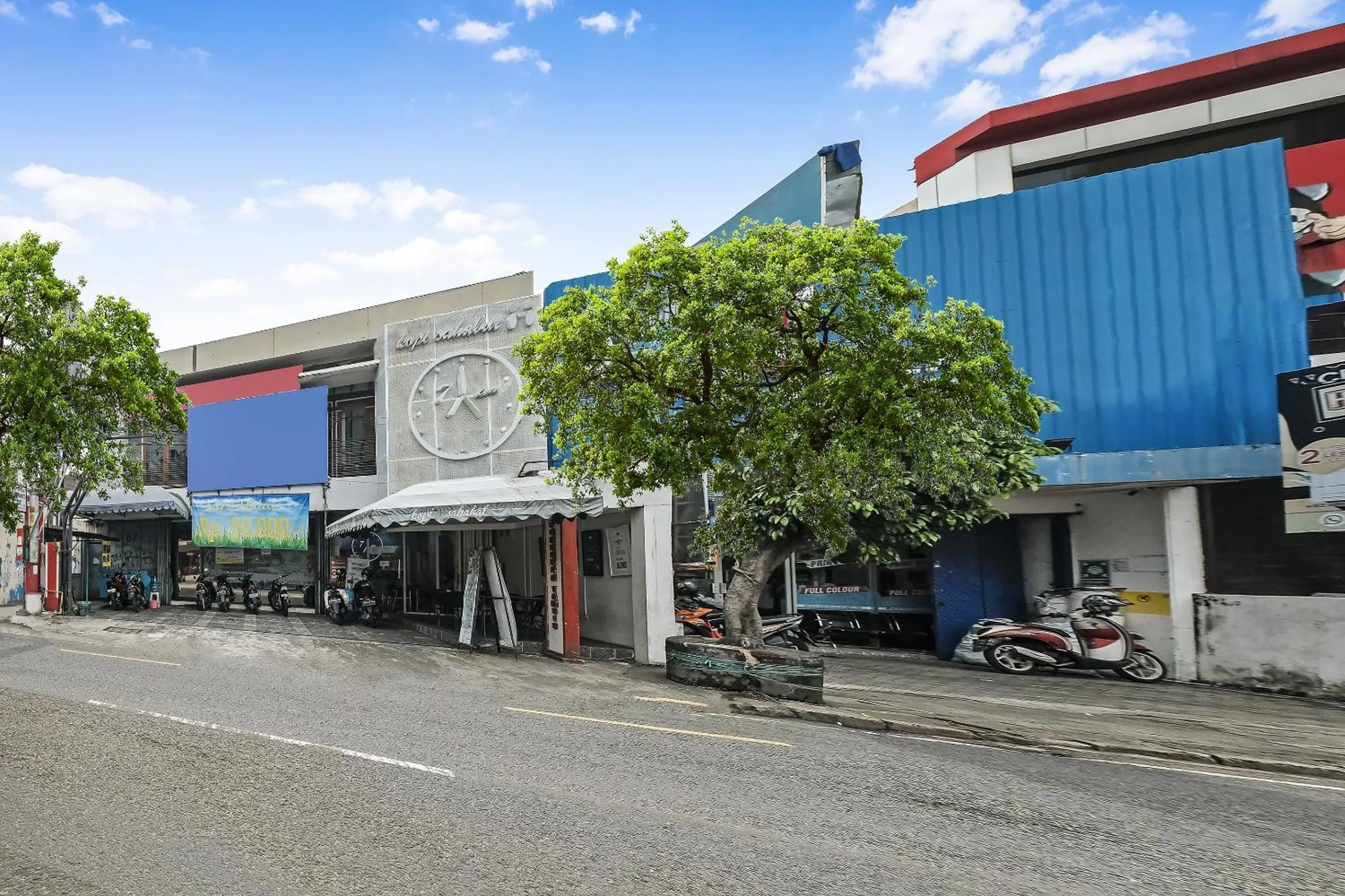Facade/entrance in OYO 90910 Pondok Tamsis