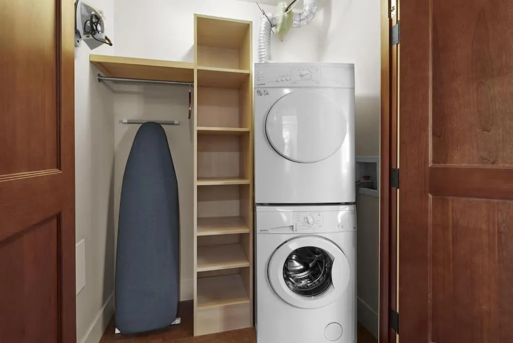 Star Suite -Luxurious condo with 3 fireplaces, and open Pool!