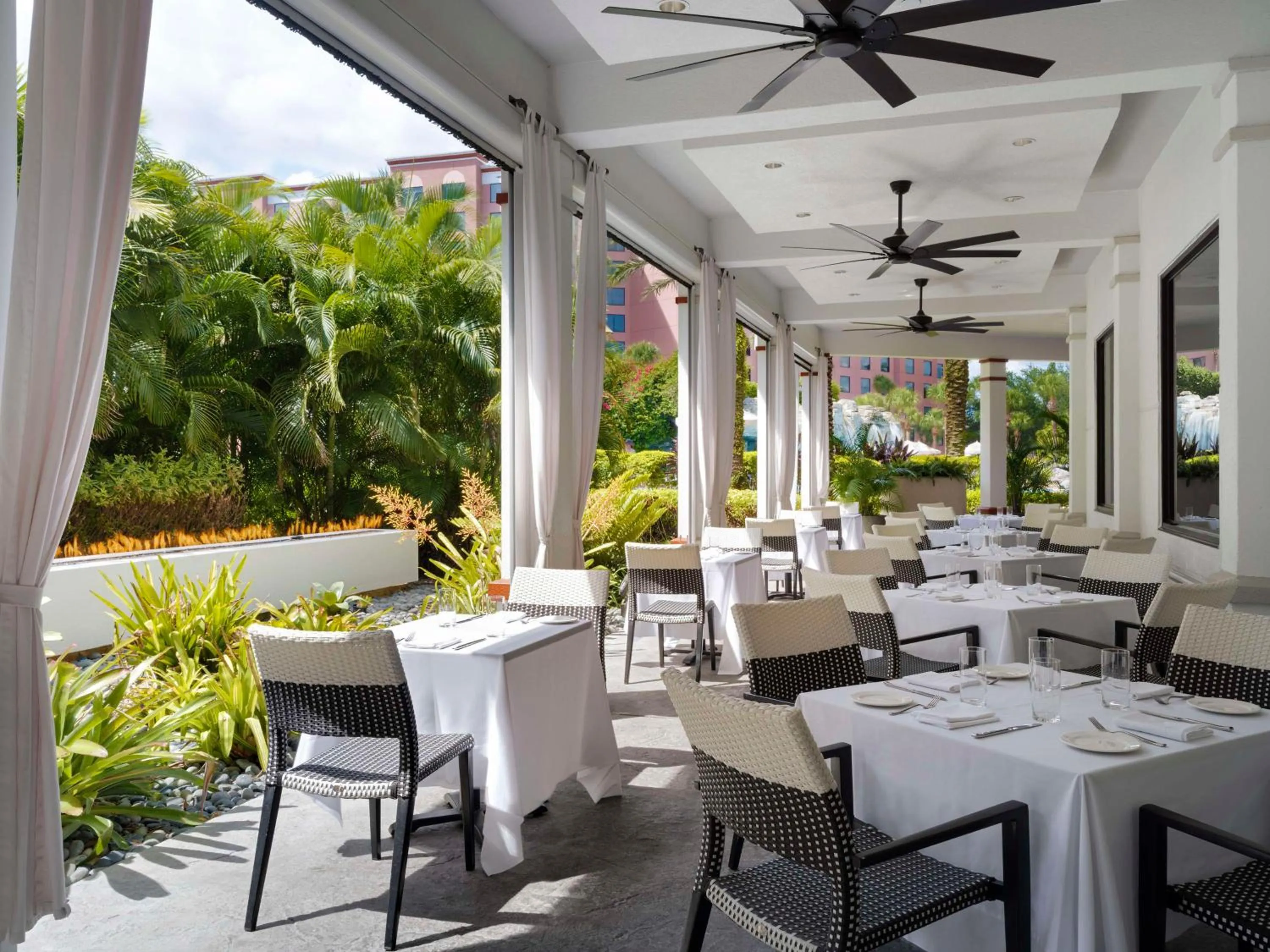 Restaurant/places to eat in Caribe Royale Orlando