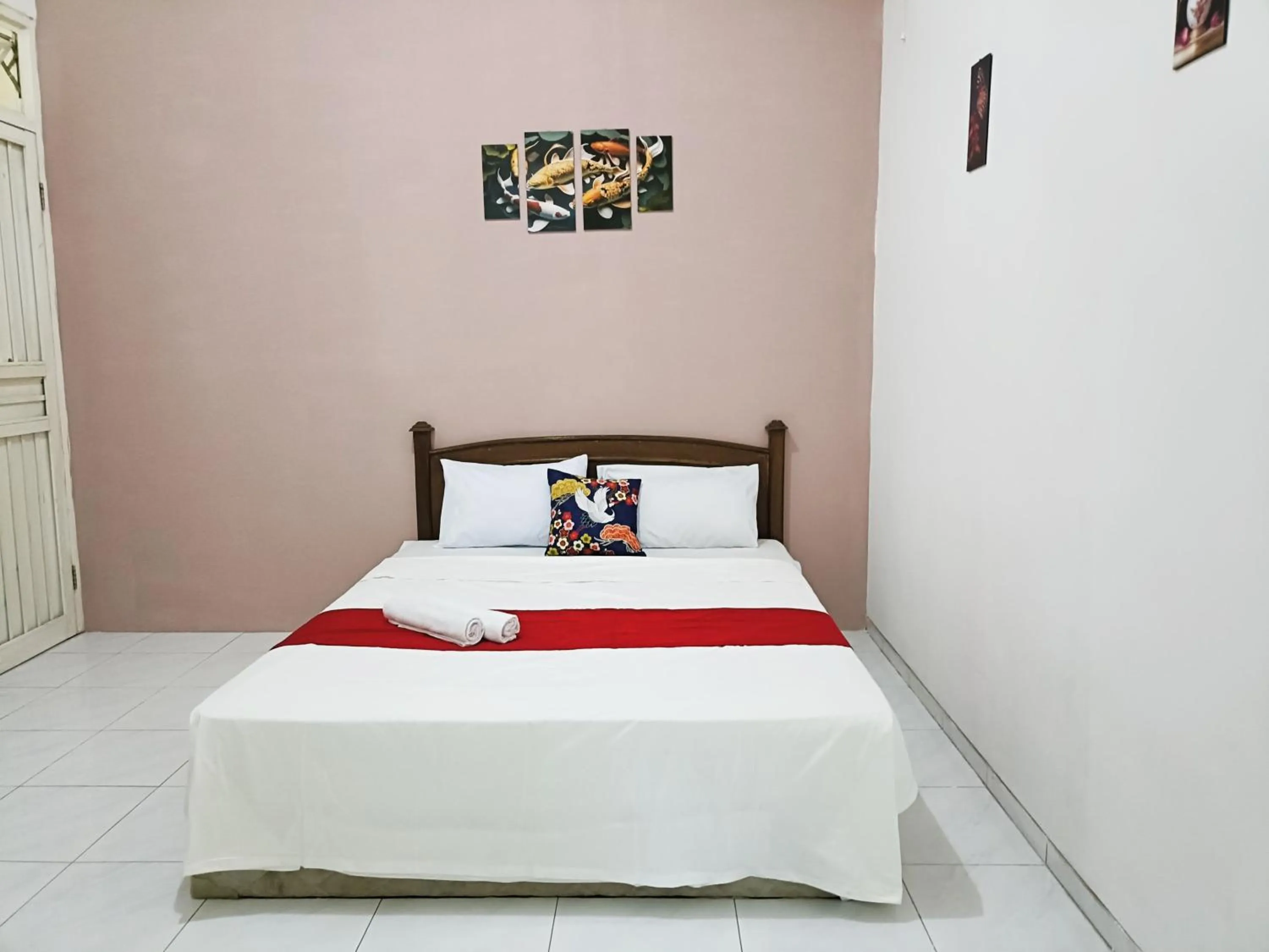 Bedroom, Bed in Hotel O Mahveen Suhat Homestay