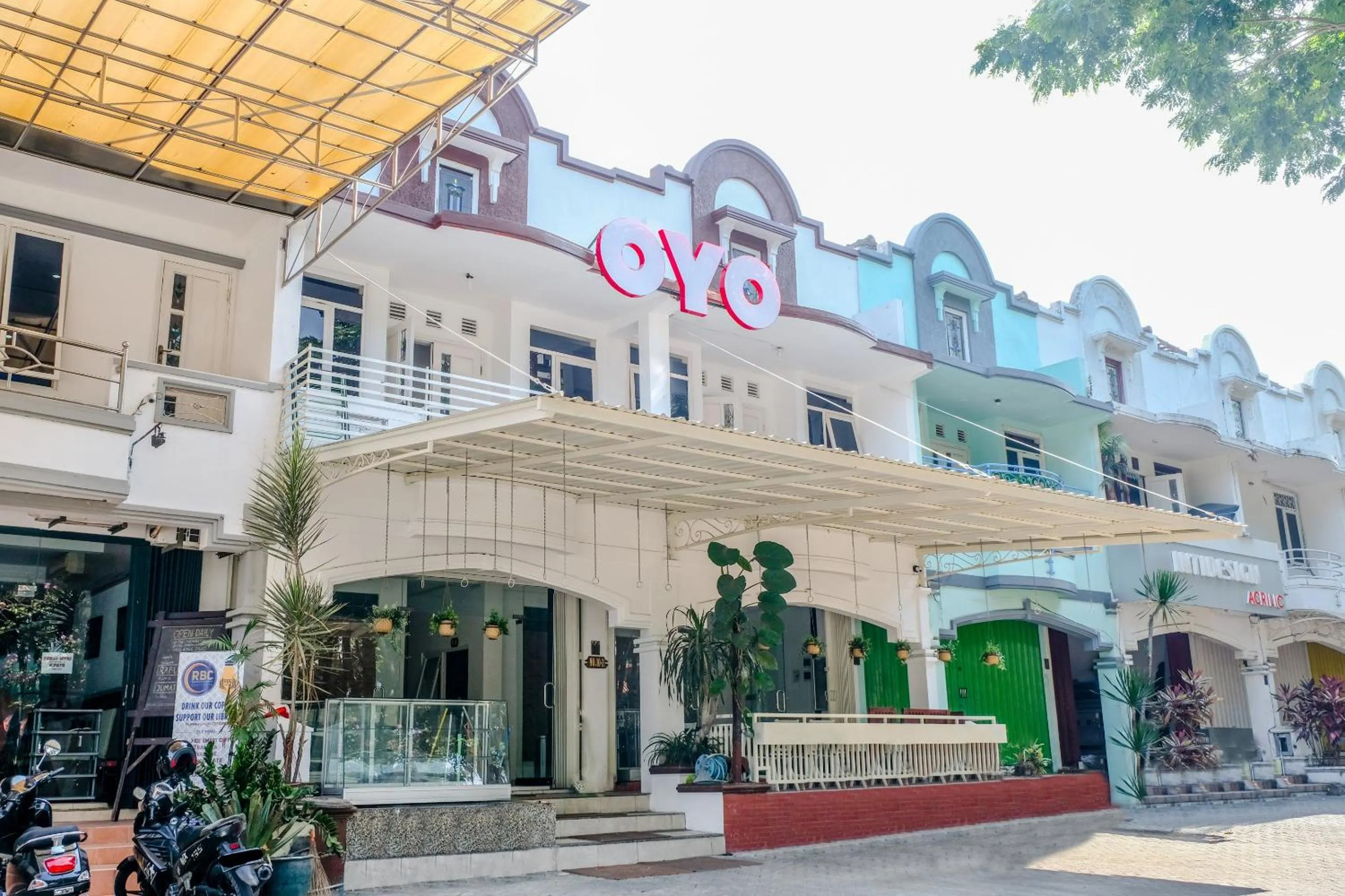 Facade/entrance in Hotel O Mahveen Suhat Homestay