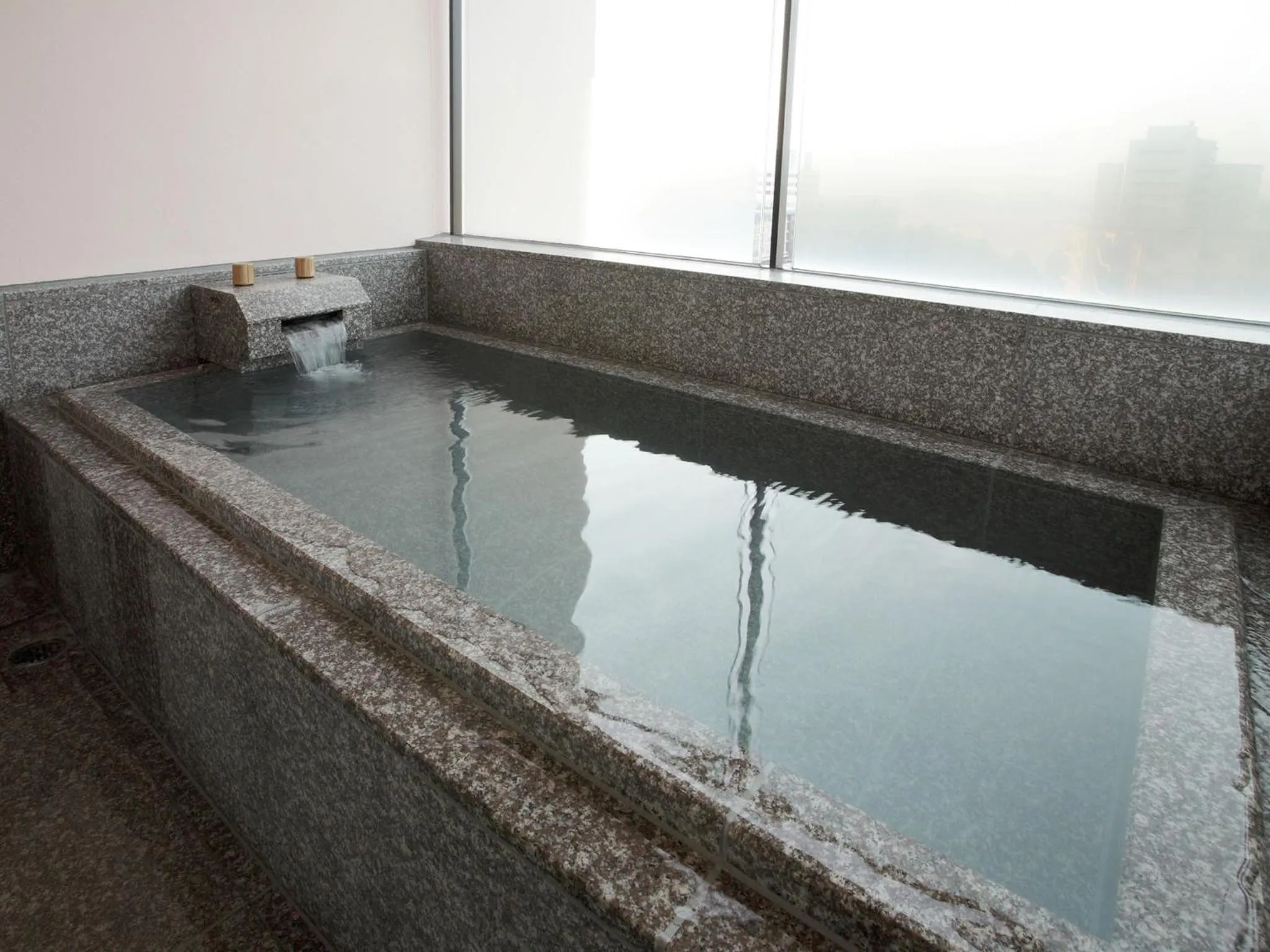 Bath in Auberge de South Terrace