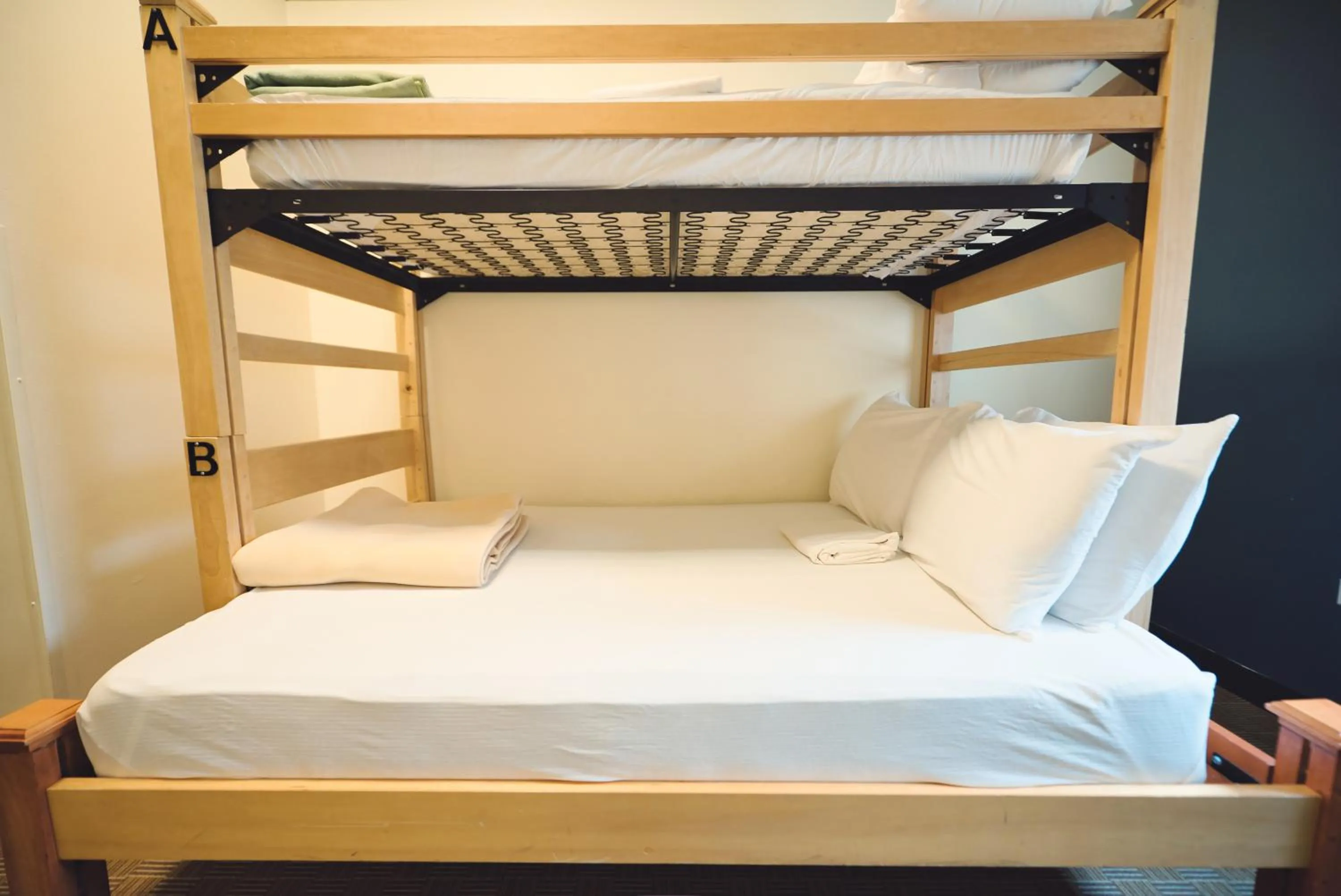 Bed in HI Chicago Hostel