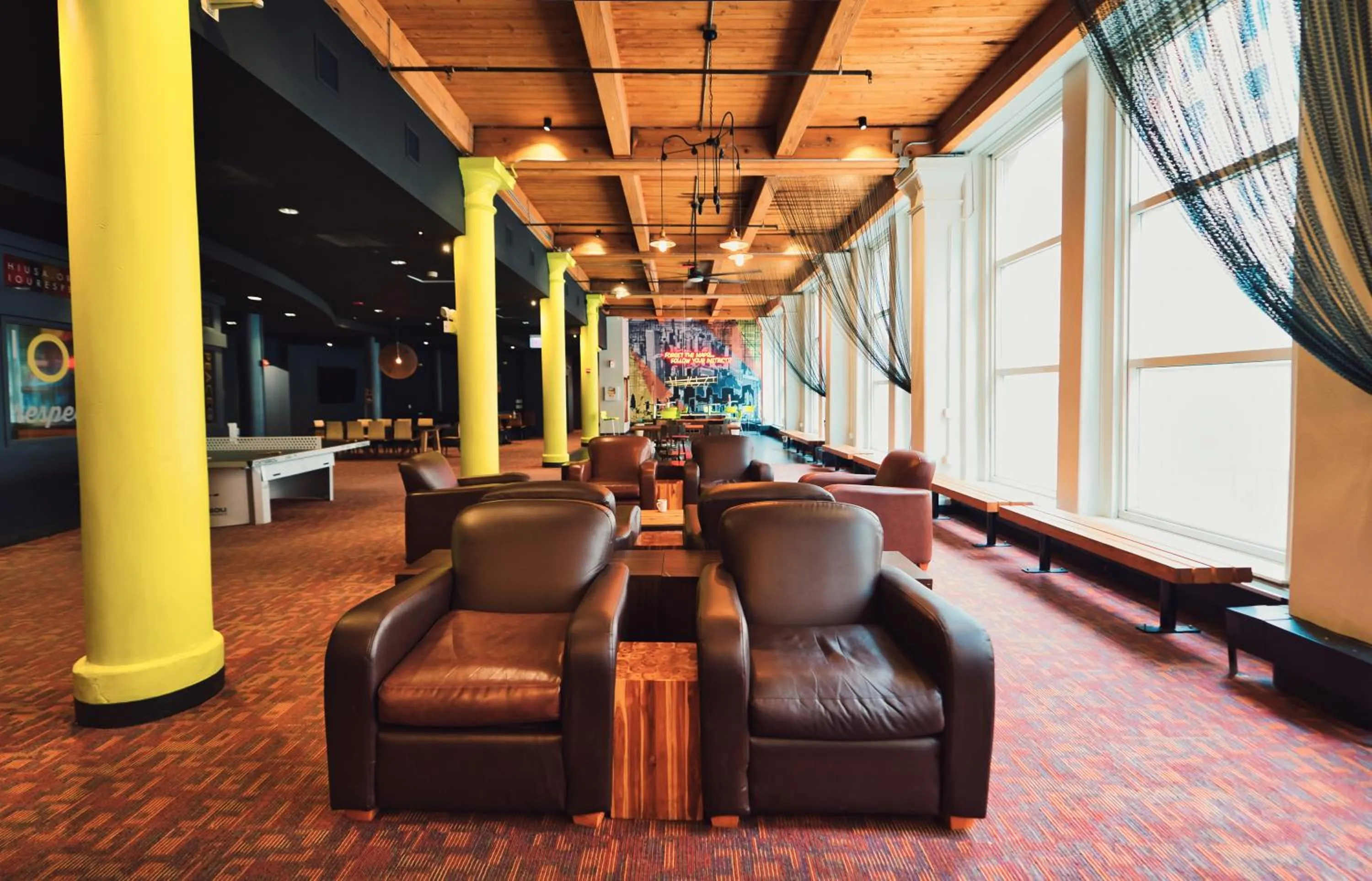 Living room in HI Chicago Hostel