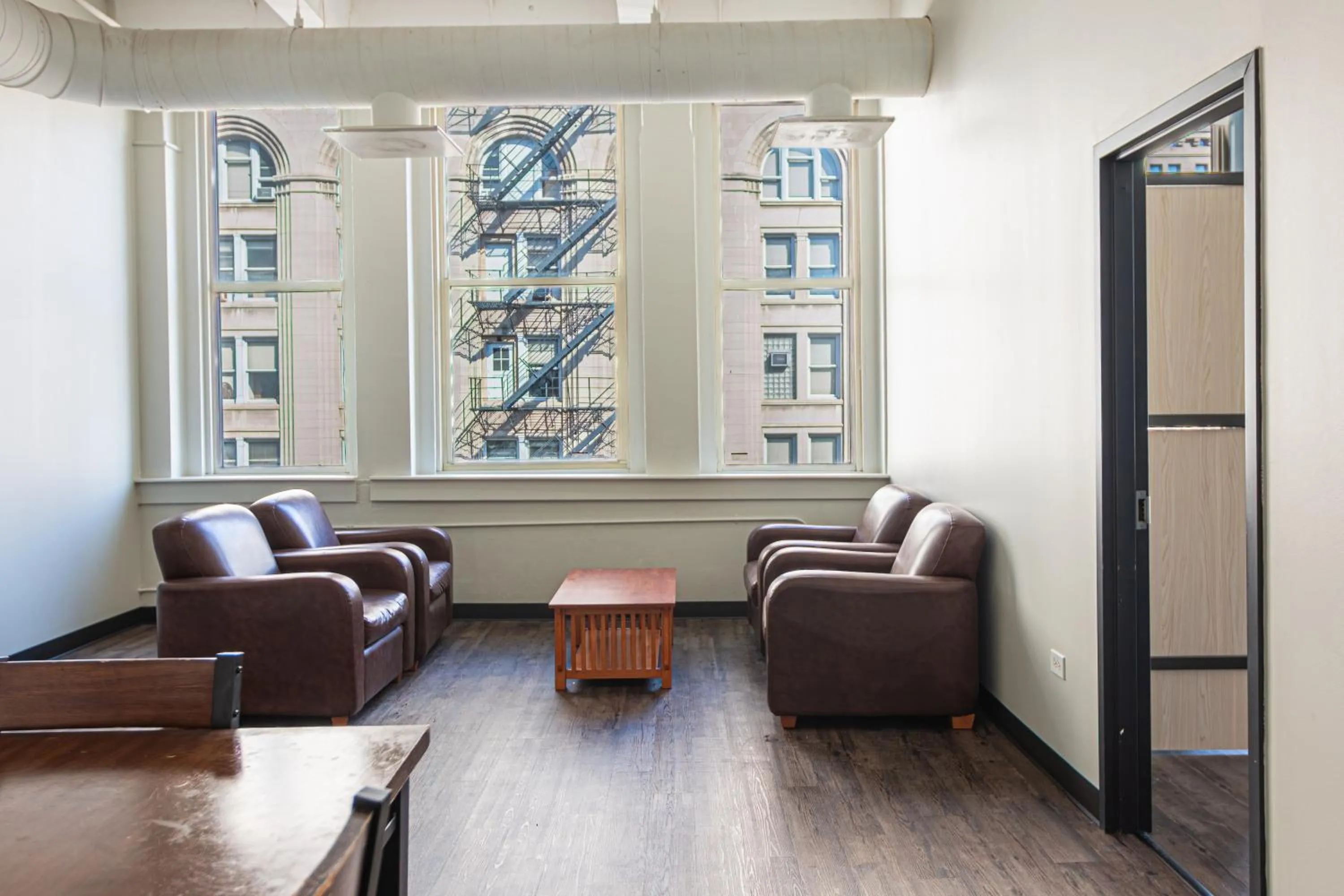 Living room in HI Chicago Hostel